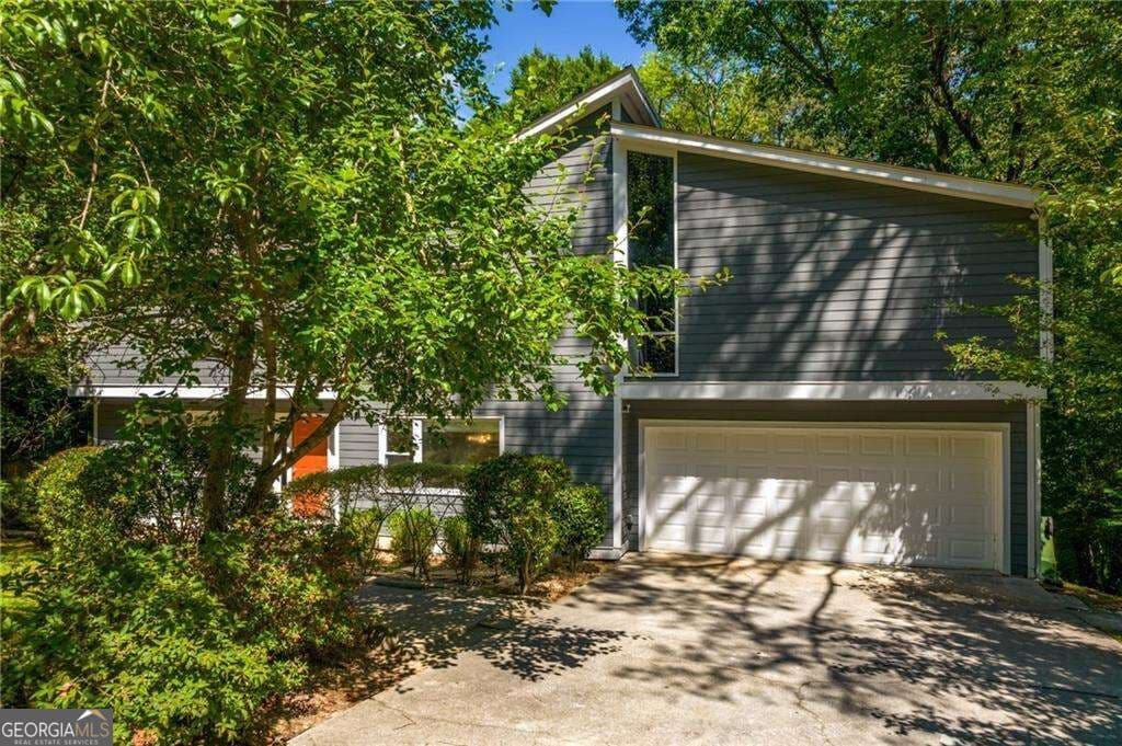 5 bedroom, 4.5 bathroom, 3,896 sq ft single family residence for rent at 2720 Margaret Mitche Drive, Atlanta, GA 30327 for $5,500 a month — photo 2