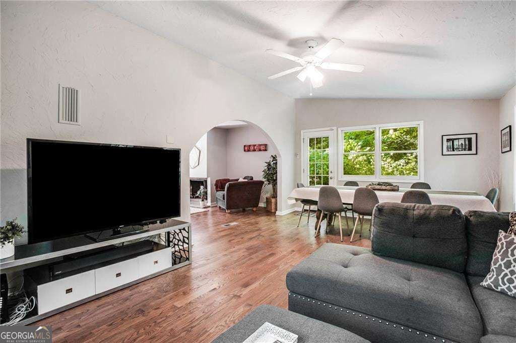 5 bedroom, 4.5 bathroom, 3,896 sq ft single family residence for rent at 2720 Margaret Mitche Drive, Atlanta, GA 30327 for $5,500 a month — photo 5