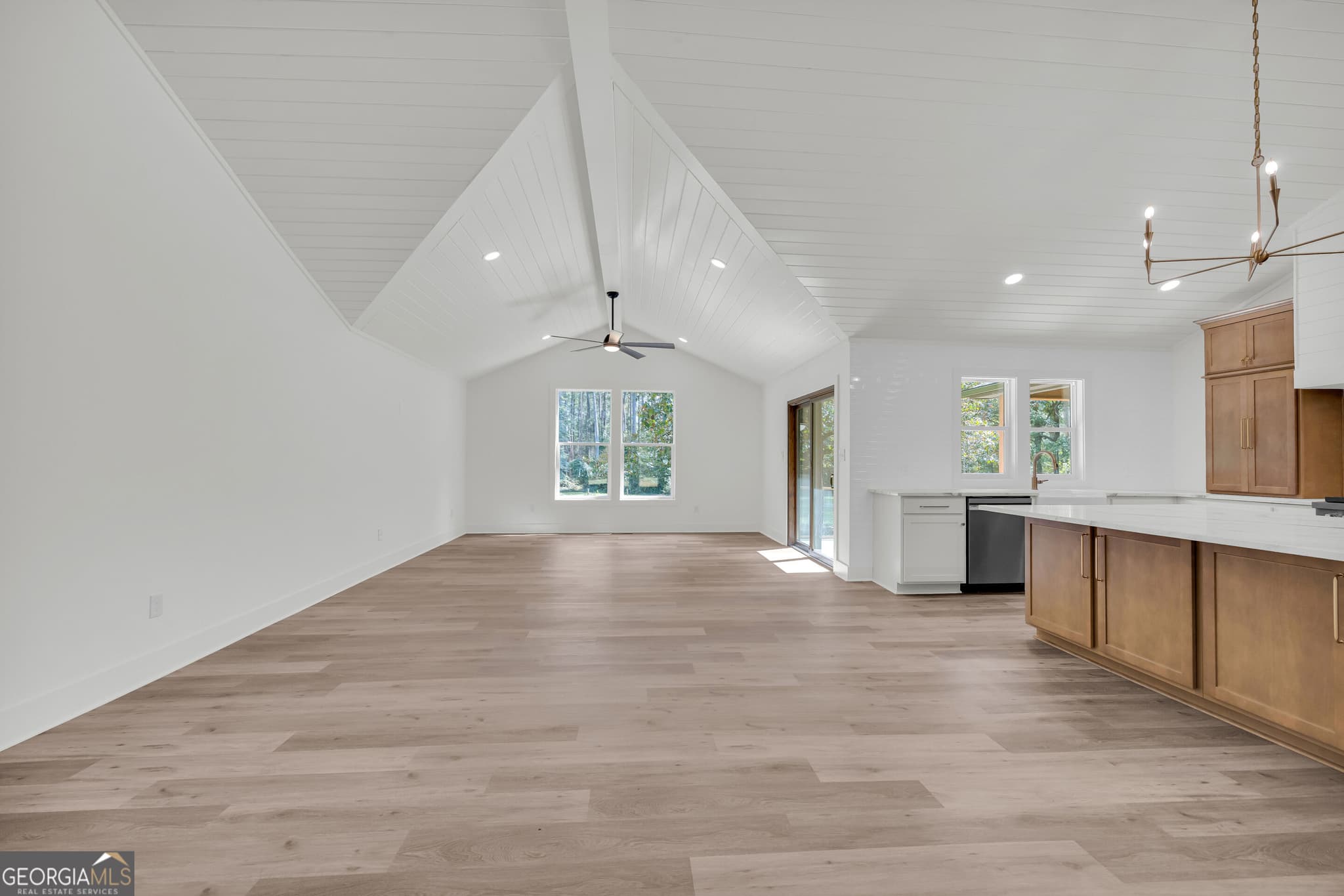 4 bedroom, 3.5 bathroom, 2,200 sq ft single family residence for sale at 1040 Woodbine Drive, Watkinsville, GA 30677 — photo 6