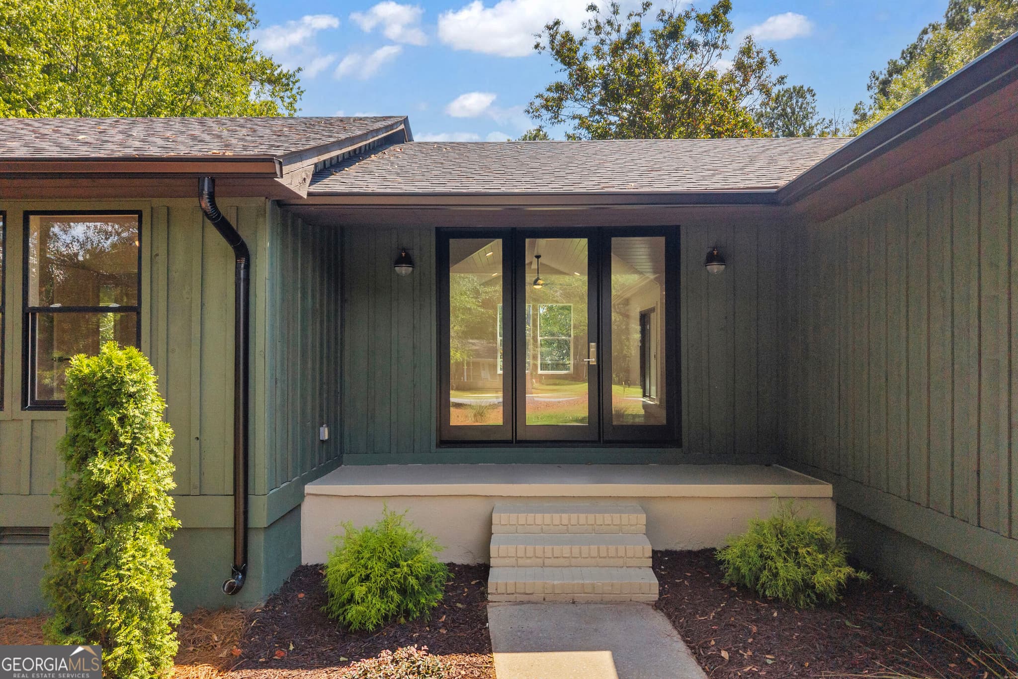 4 bedroom, 3.5 bathroom, 2,200 sq ft single family residence for sale at 1040 Woodbine Drive, Watkinsville, GA 30677 — photo 3
