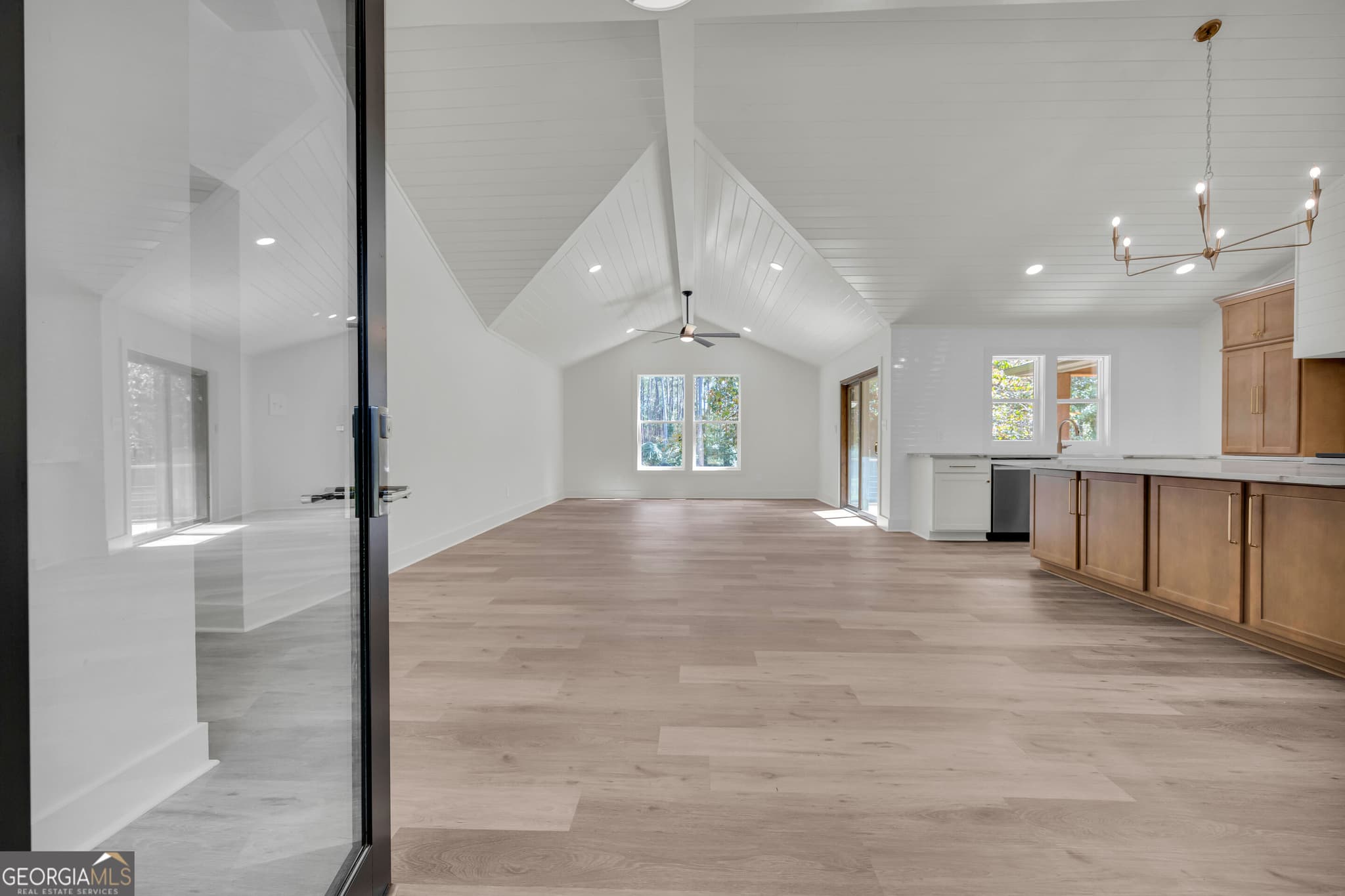 4 bedroom, 3.5 bathroom, 2,200 sq ft single family residence for sale at 1040 Woodbine Drive, Watkinsville, GA 30677 — photo 4