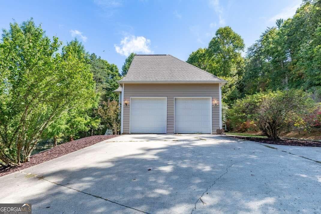 6 bedroom, 4.5 bathroom, 5,286 sq ft single family residence for sale at 1016 Mull Road, Morganton, GA 30560 — photo 8