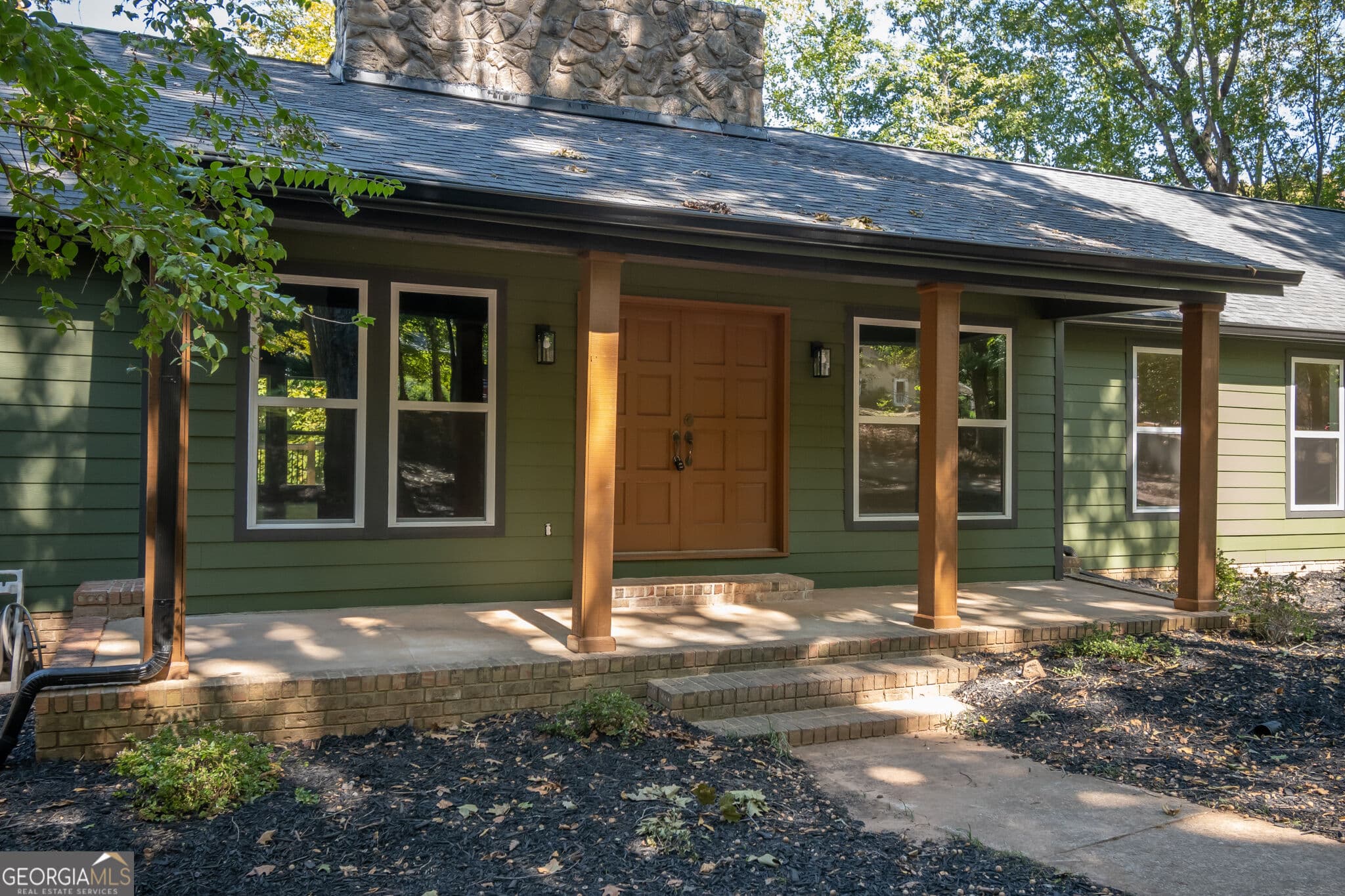 4 bedroom, 3.5 bathroom, 4,427 sq ft single family residence for sale at 160 Lake Forest Drive, Athens, GA 30607 — photo 2