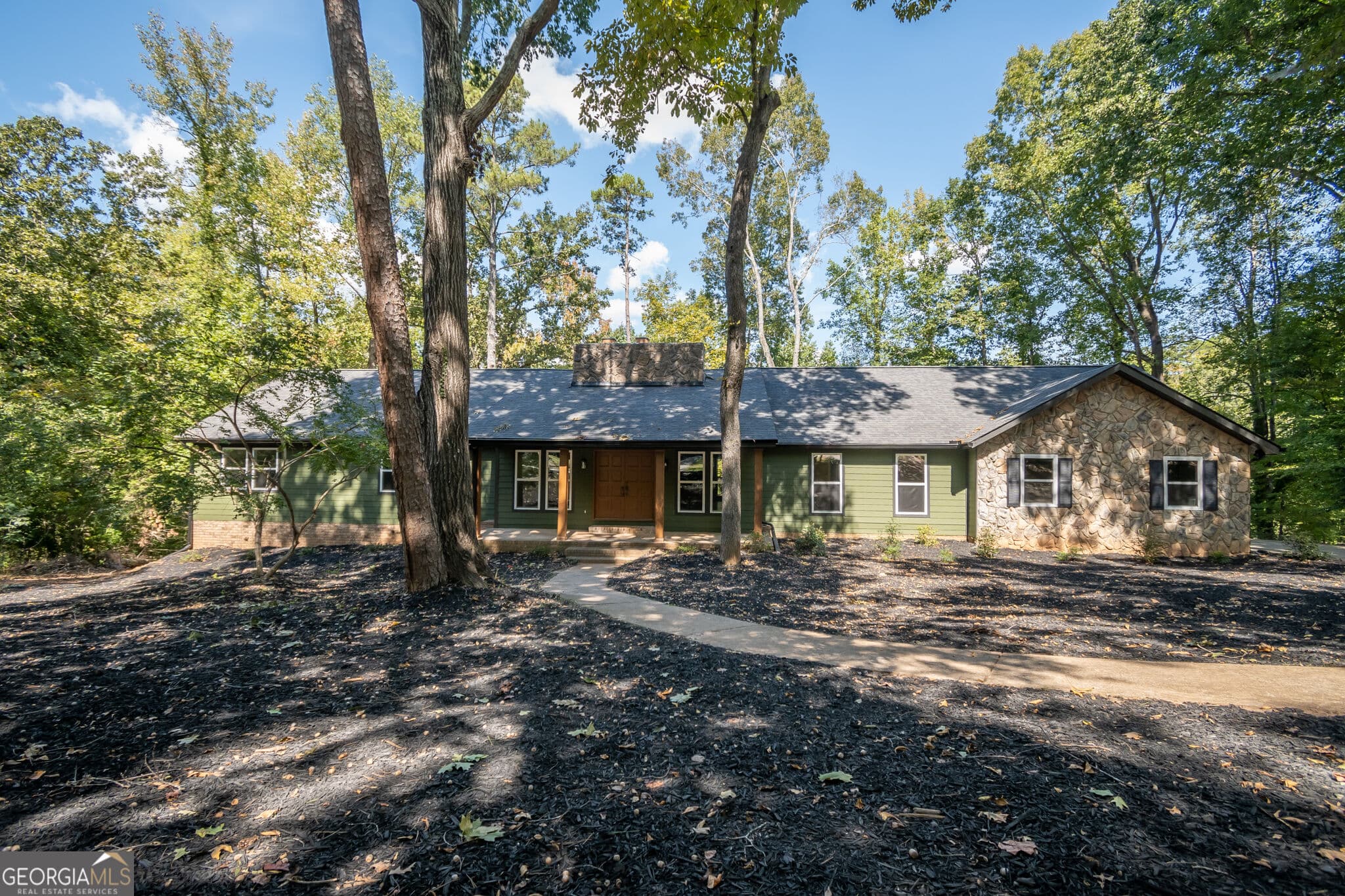 4 bedroom, 3.5 bathroom, 4,427 sq ft single family residence for sale at 160 Lake Forest Drive, Athens, GA 30607 — photo 4
