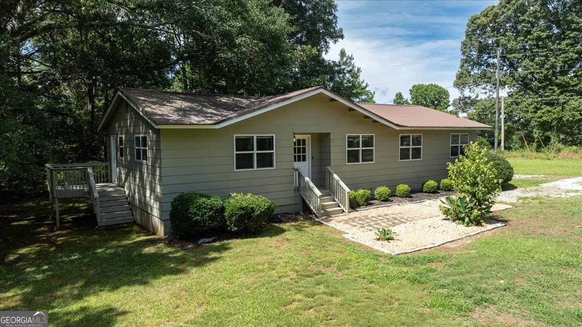 3 bedroom, 2 bathroom, 1,438 sq ft single family residence for sale at 508 Thurmond Circle, Statham, GA 30666