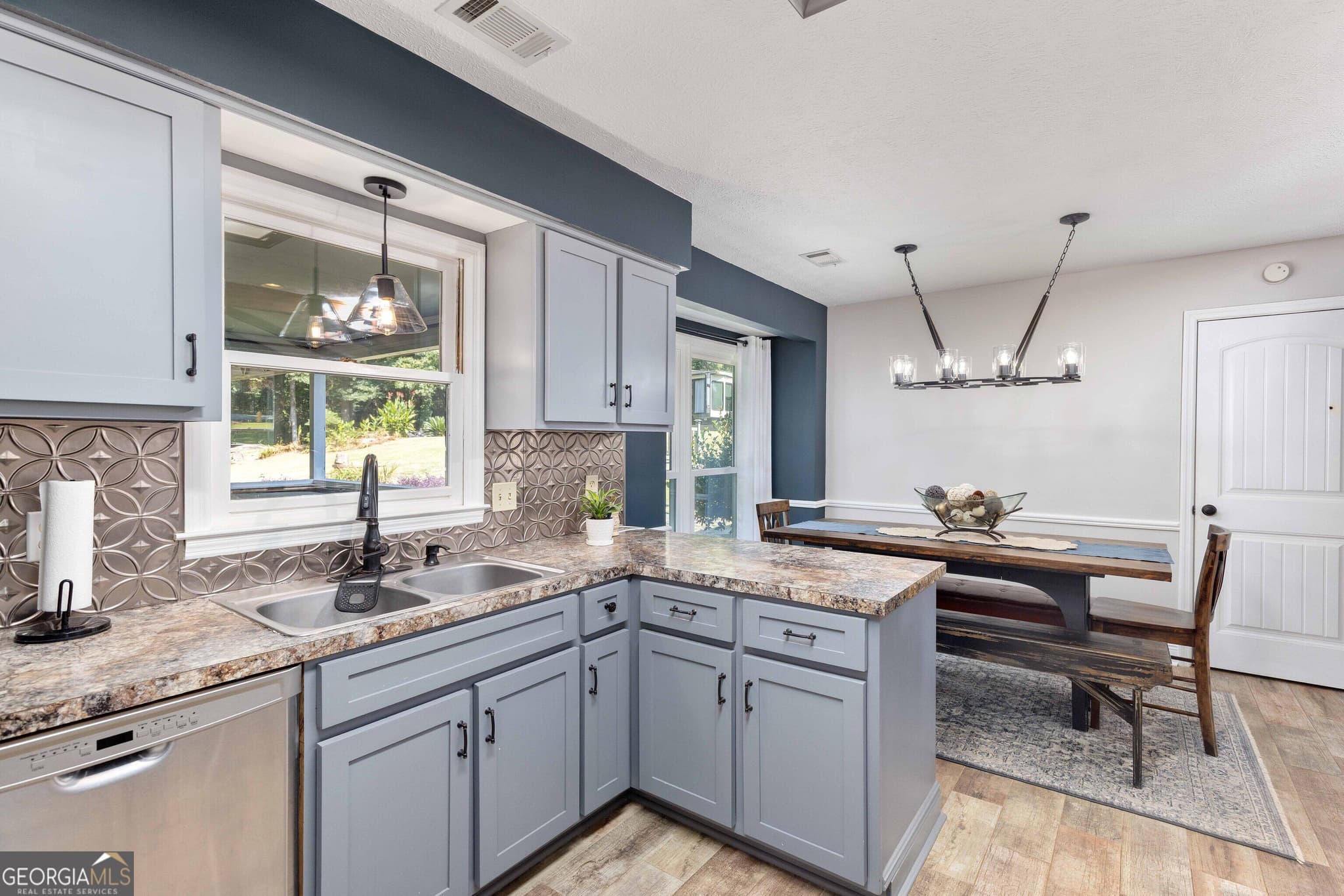 3 bedroom, 2 bathroom, 2,237 sq ft single family residence for sale at 6811 Mobley Road, Columbus, GA 31904 — photo 8