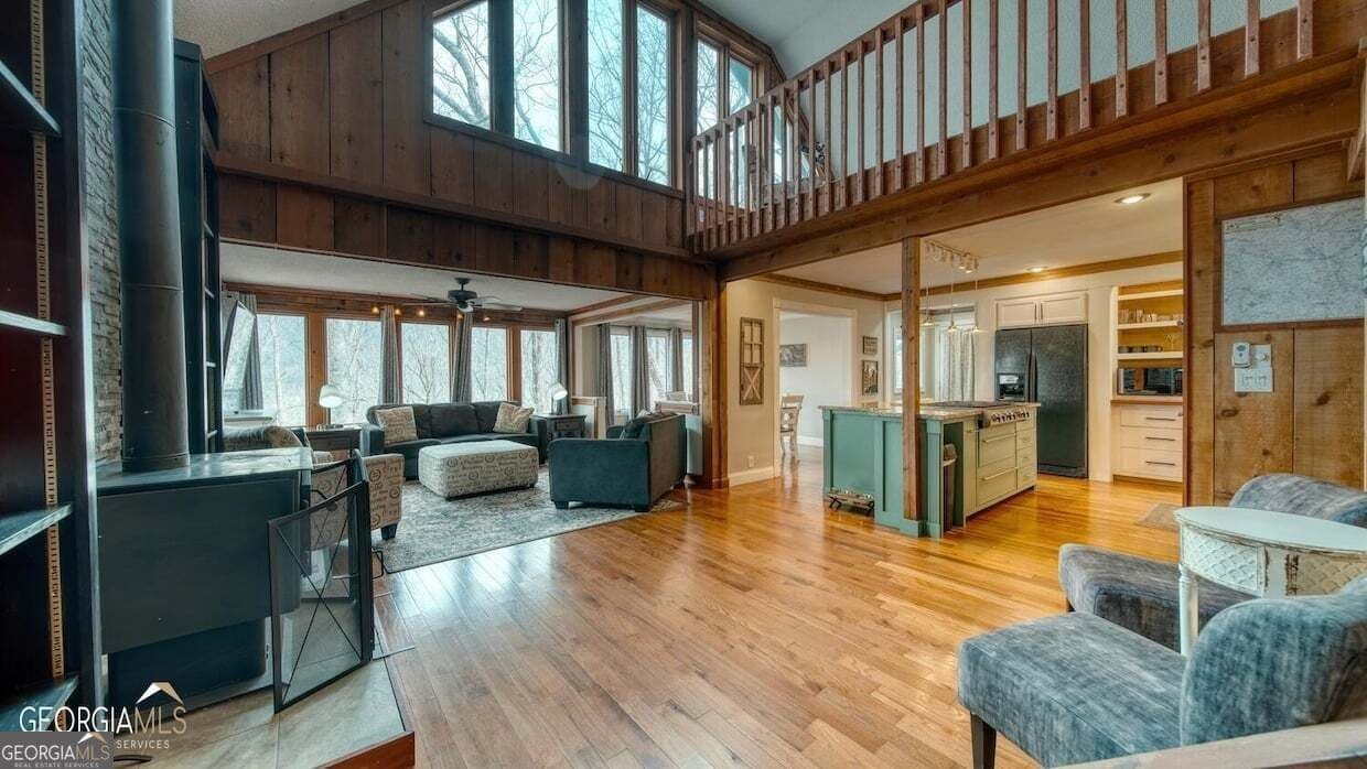 4 bedroom, 5 bathroom, 3,138 sq ft single family residence for sale at 555 Laurel Ridge Drive, Ellijay, GA 30536 — photo 9
