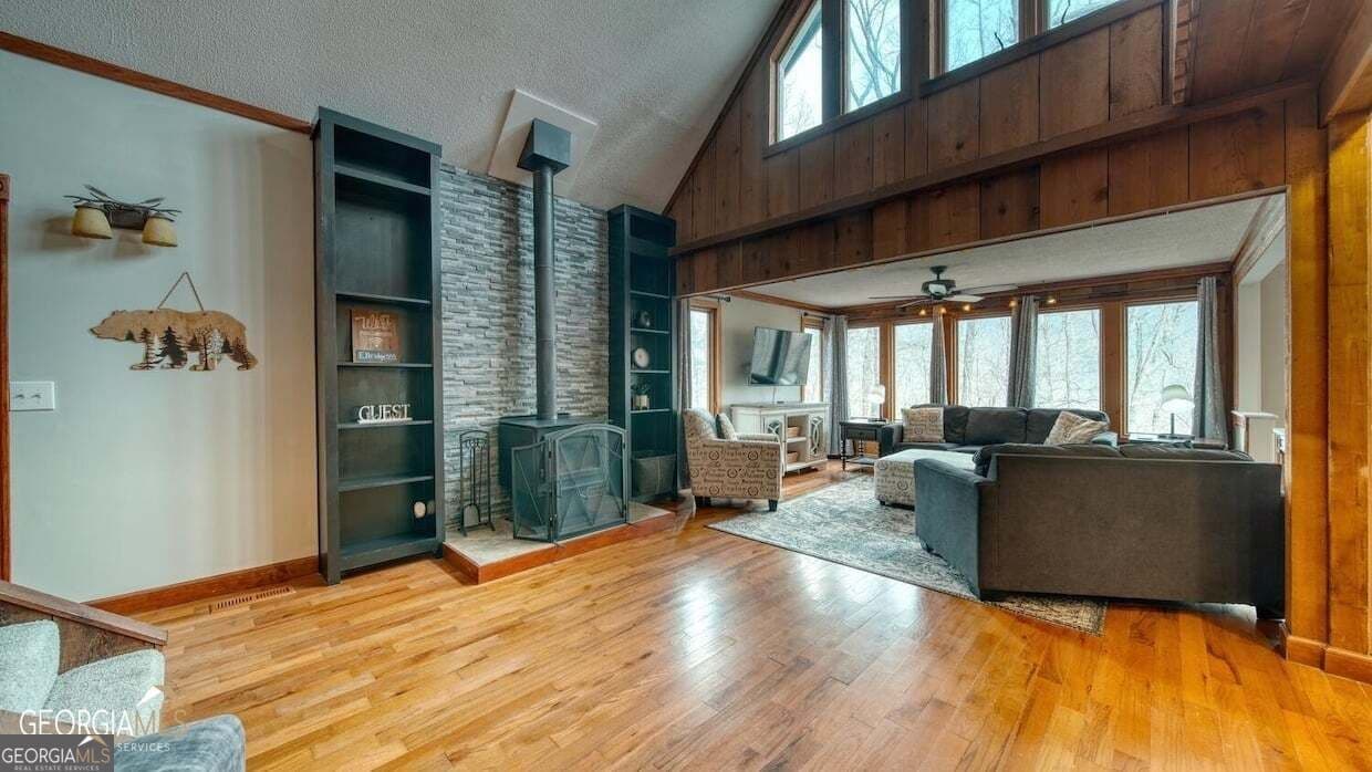 4 bedroom, 5 bathroom, 3,138 sq ft single family residence for sale at 555 Laurel Ridge Drive, Ellijay, GA 30536 — photo 10
