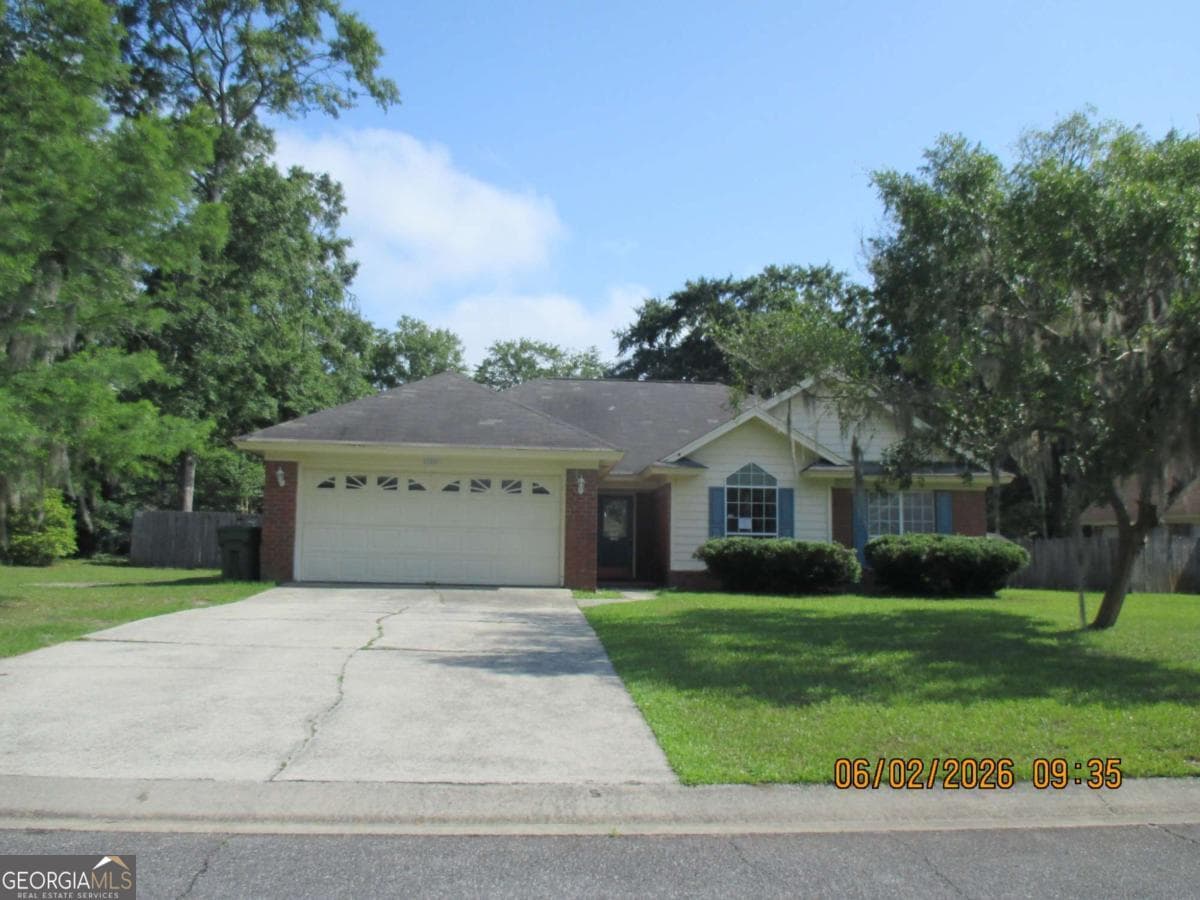 4 bedroom, 2 bathroom single family residence sold at 1108 Montclair Drive, Hinesville, GA 31313