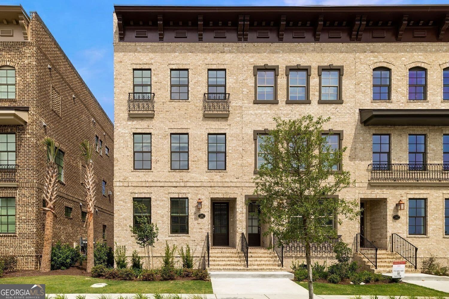 3 bedroom, 3.5 bathroom, 2,118 sq ft townhouse for sale at 359 Chatooga Lane, Savannah, GA 31401 — photo 2