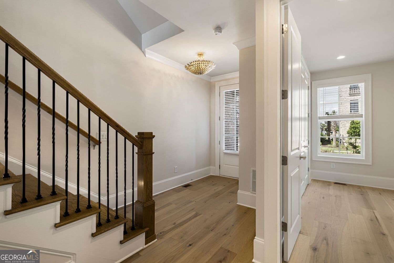 3 bedroom, 3.5 bathroom, 2,118 sq ft townhouse for sale at 359 Chatooga Lane, Savannah, GA 31401 — photo 7