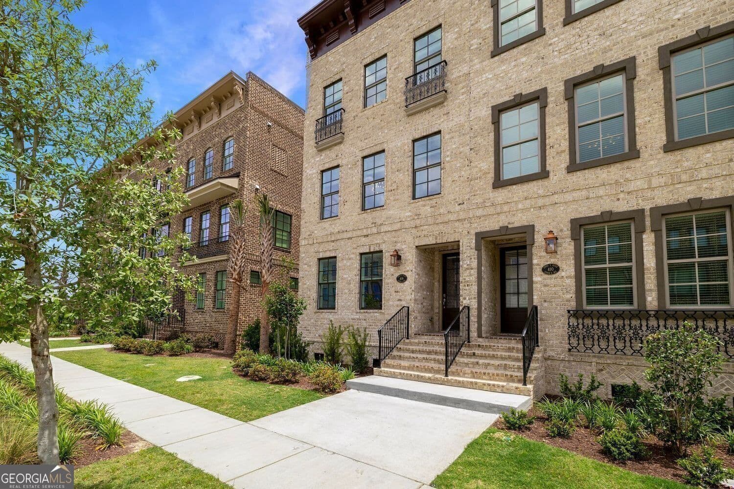 3 bedroom, 3.5 bathroom, 2,118 sq ft townhouse for sale at 359 Chatooga Lane, Savannah, GA 31401 — photo 3