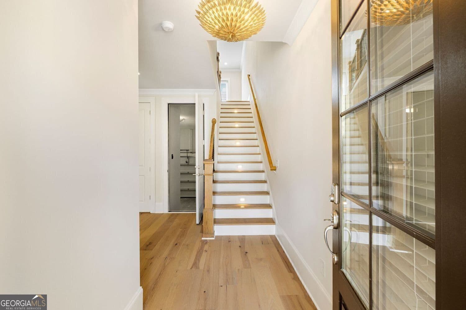 3 bedroom, 3.5 bathroom, 2,118 sq ft townhouse for sale at 359 Chatooga Lane, Savannah, GA 31401 — photo 5
