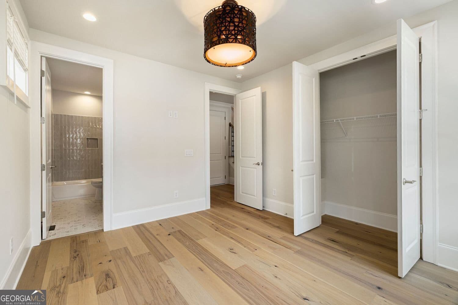 3 bedroom, 3.5 bathroom, 2,118 sq ft townhouse for sale at 359 Chatooga Lane, Savannah, GA 31401 — photo 9