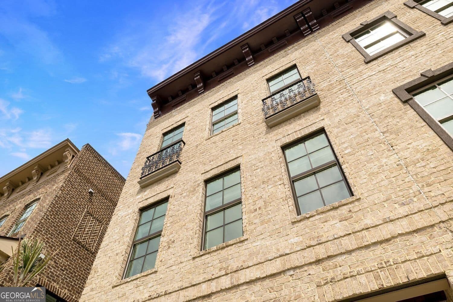 3 bedroom, 3.5 bathroom, 2,118 sq ft townhouse for sale at 359 Chatooga Lane, Savannah, GA 31401 — photo 4