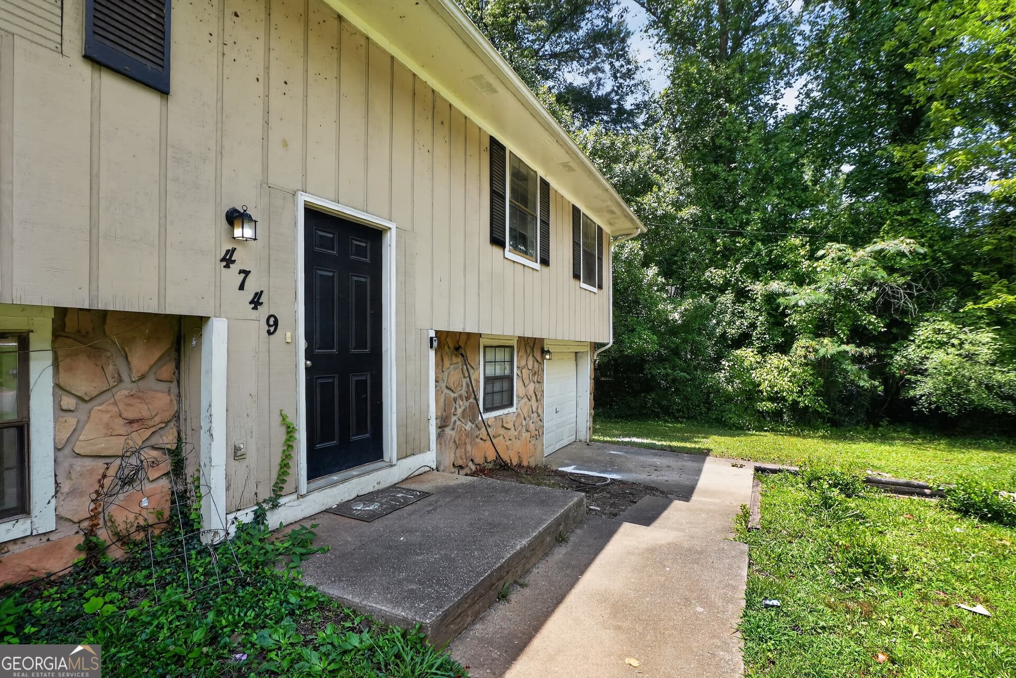 3 bedroom, 4 bathroom, 1,544 sq ft single family residence for sale at 4749 Wildginger Run, Lithonia, GA 30038 — photo 2