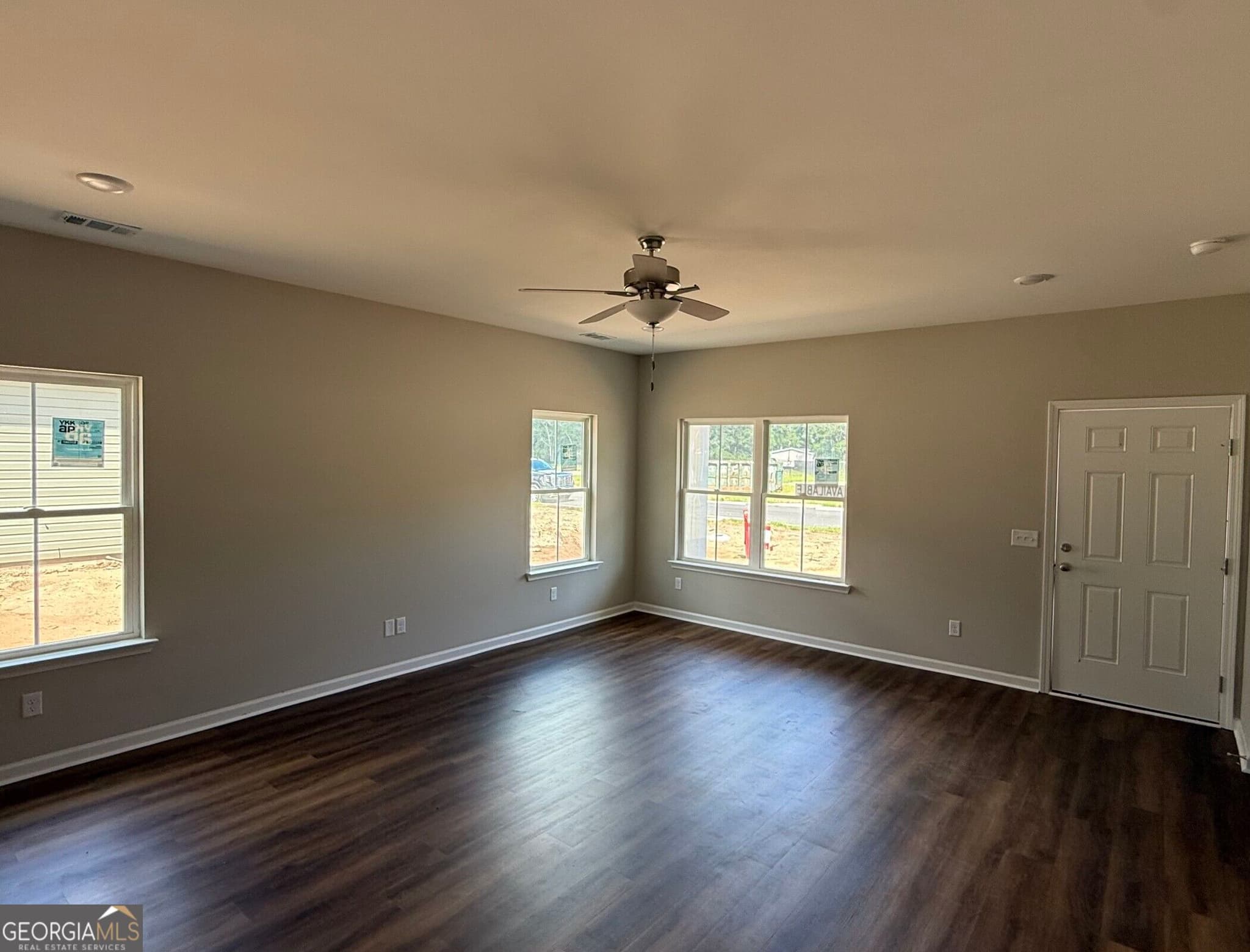 3 bedroom, 2 bathroom, 1,550 sq ft single family residence for sale at 23 Ransom Drive, Darien, GA 31305 — photo 6