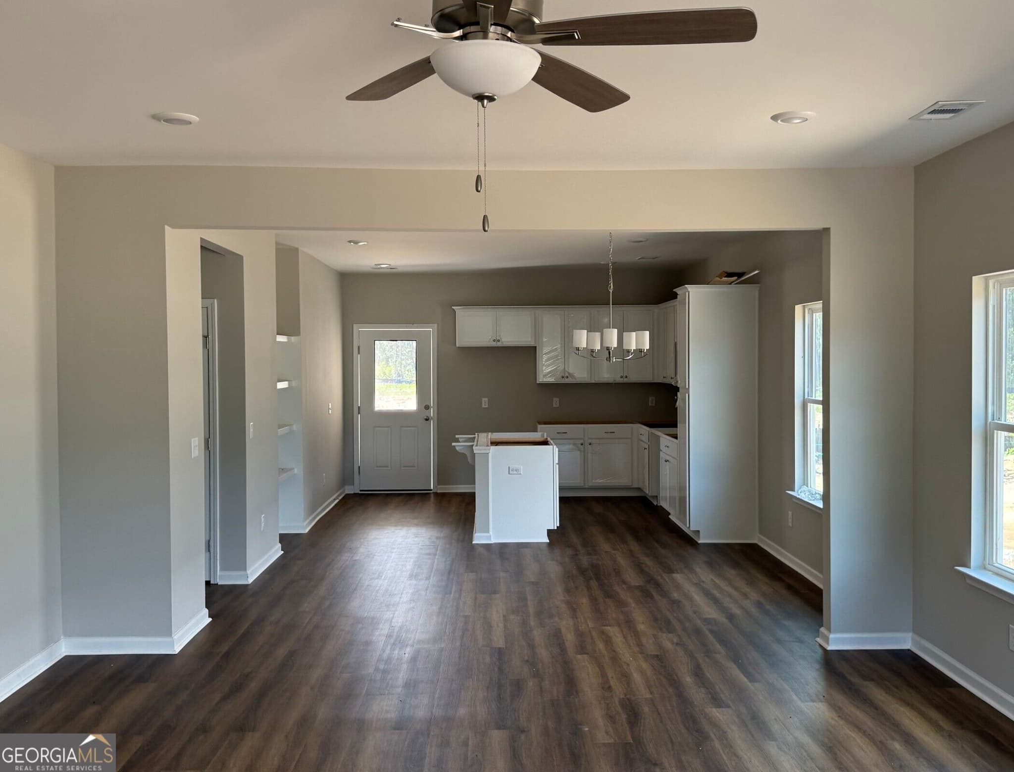 3 bedroom, 2 bathroom, 1,550 sq ft single family residence for sale at 23 Ransom Drive, Darien, GA 31305 — photo 5