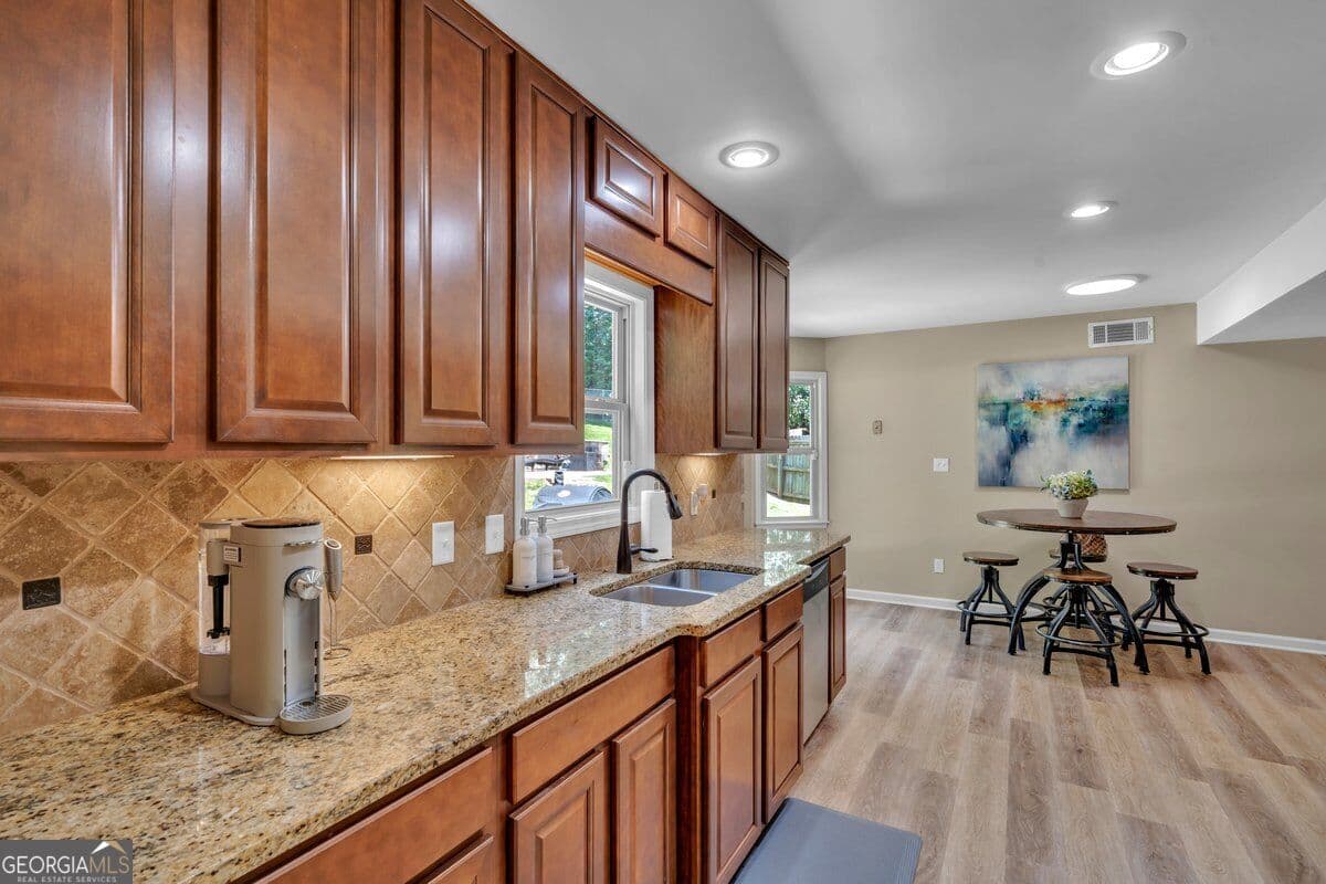 3 bedroom, 2.5 bathroom, 2,416 sq ft single family residence for sale at 125 Newberry Street, Fayetteville, GA 30215 — photo 10