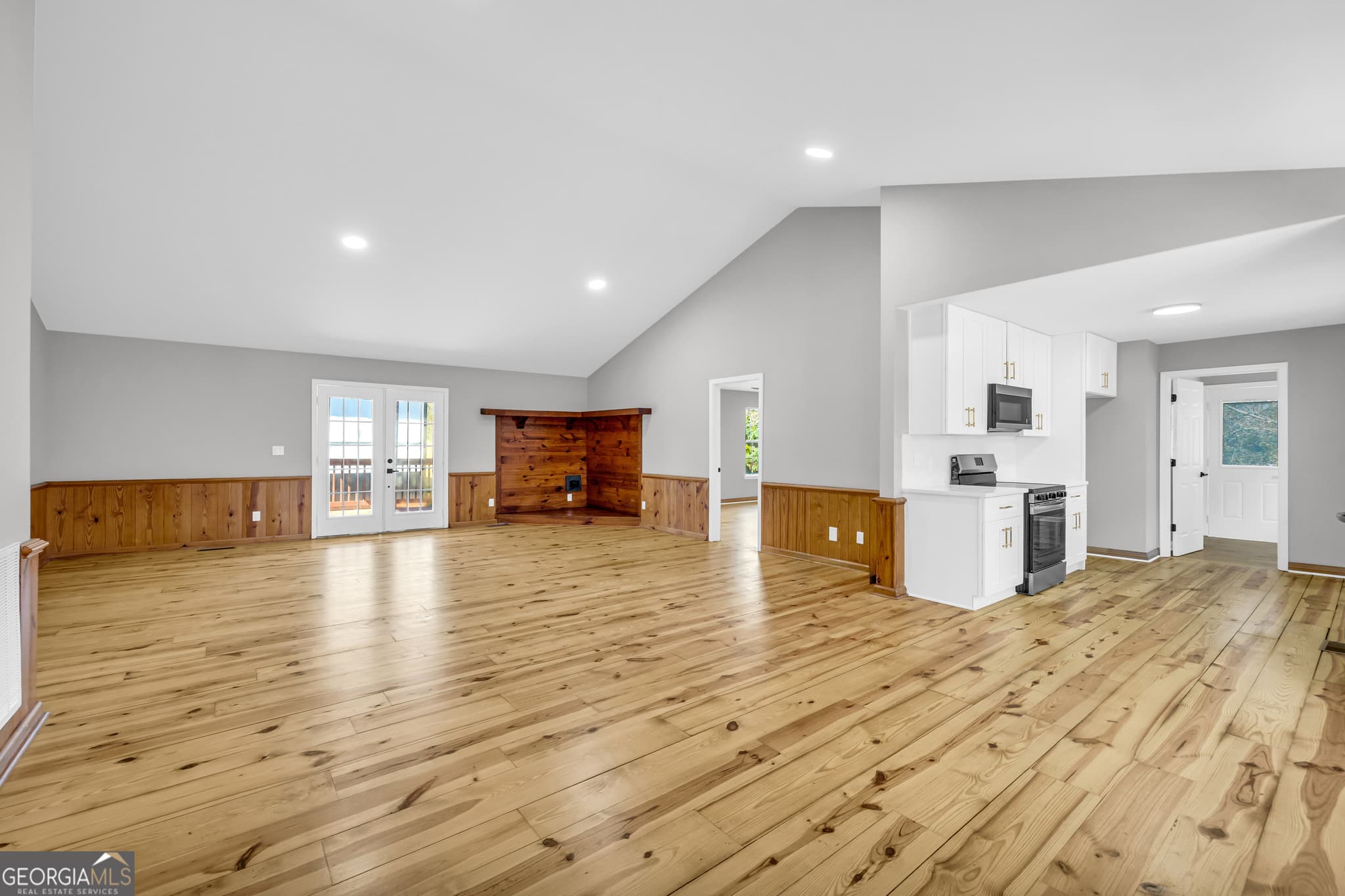 4 bedroom, 2 bathroom, 1,740 sq ft single family residence for rent at 106 NE Degrandis, Milledgeville, GA 31061 for $2,950 a month — photo 9