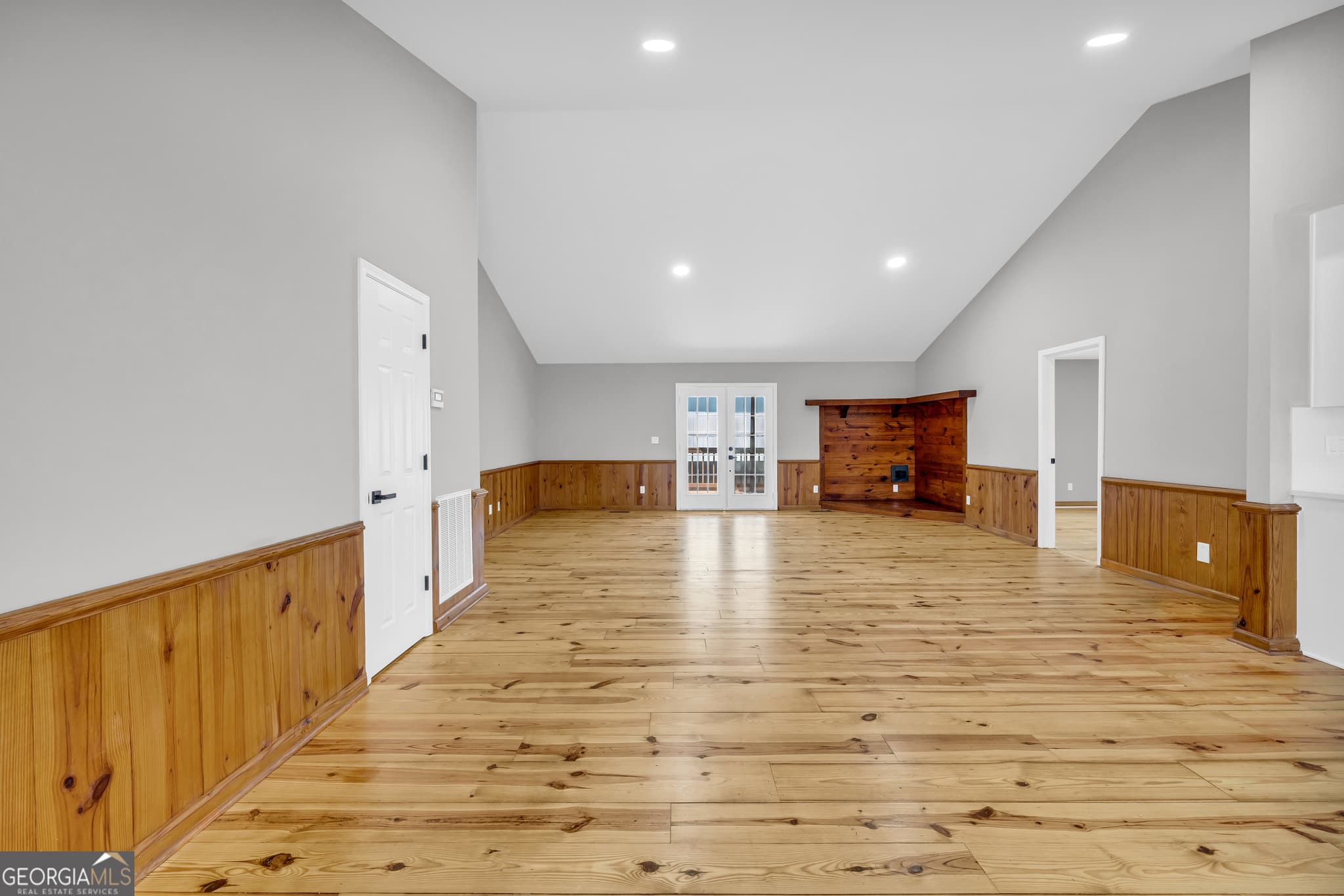 4 bedroom, 2 bathroom, 1,740 sq ft single family residence for rent at 106 NE Degrandis, Milledgeville, GA 31061 for $2,950 a month — photo 8