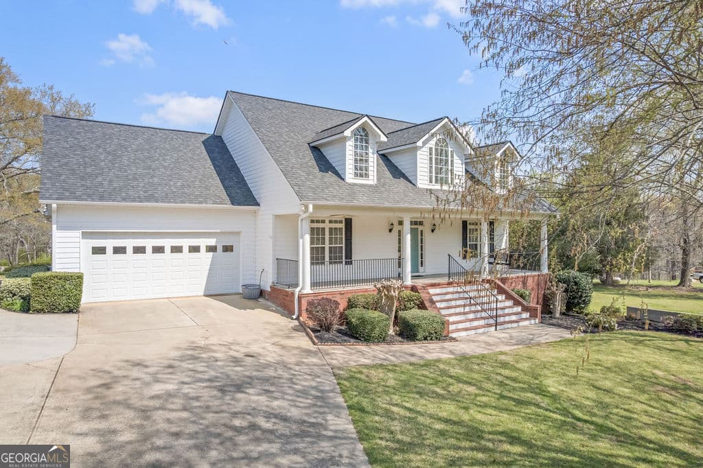 3 bedroom, 2 bathroom, 3,644 sq ft single family residence for sale at 188 Ball Street, Moreland, GA 30259 — photo 3
