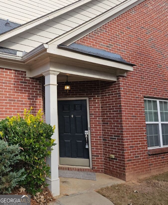 3 bedroom, 2.5 bathroom, 1,705 sq ft townhouse for sale at 142 Granite Way, Newnan, GA 30265 — photo 4