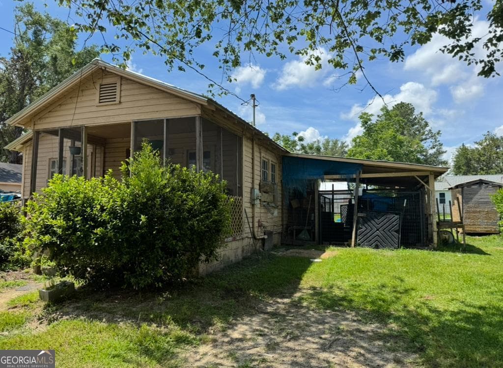 2 bedroom, 1 bathroom, 864 sq ft single family residence sold at 129 East Gordon, Lyons, GA 30436