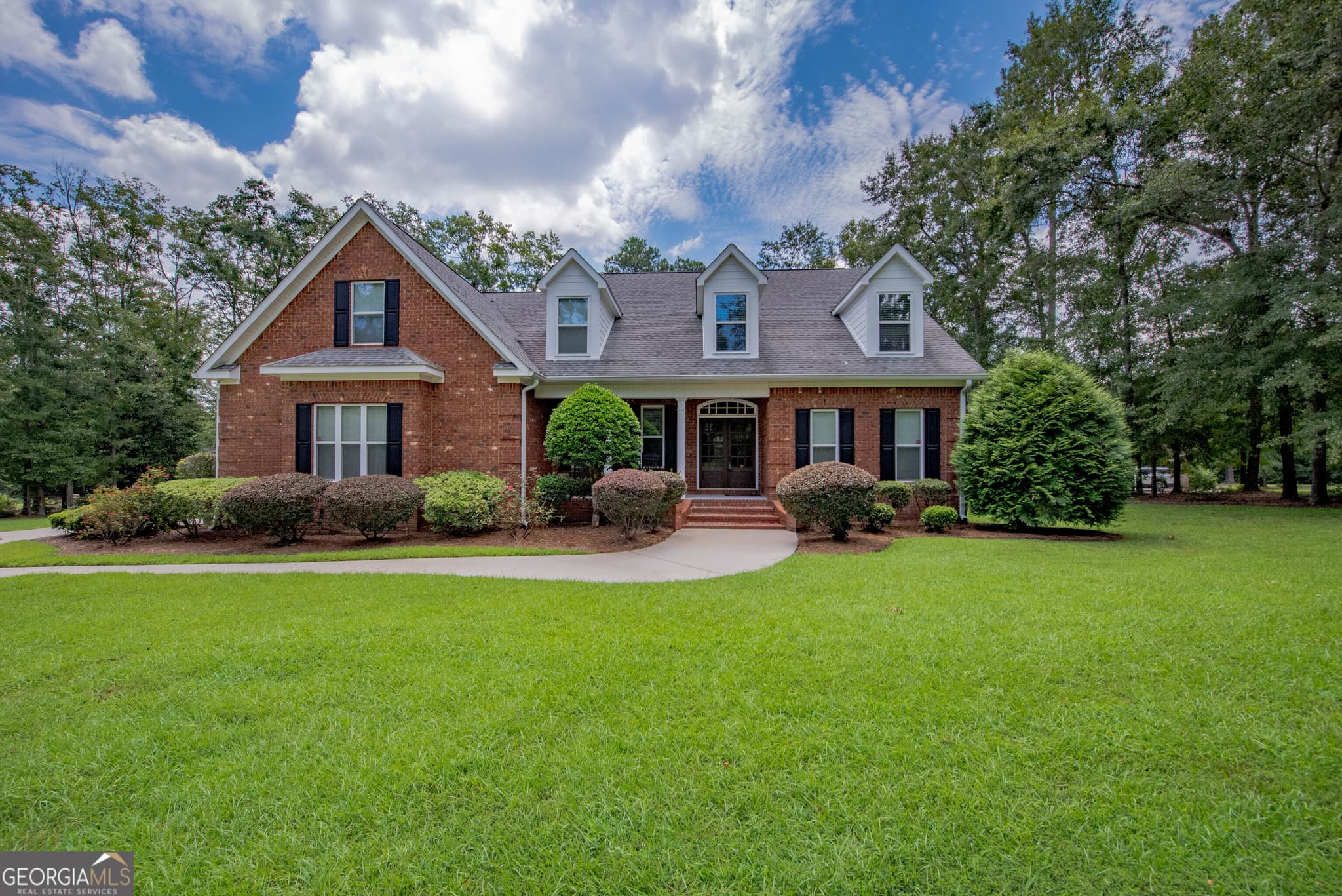 6 bedroom, 4 bathroom, 3,942 sq ft single family residence for sale at 304 Old Windmill Road, Perry, GA 31069