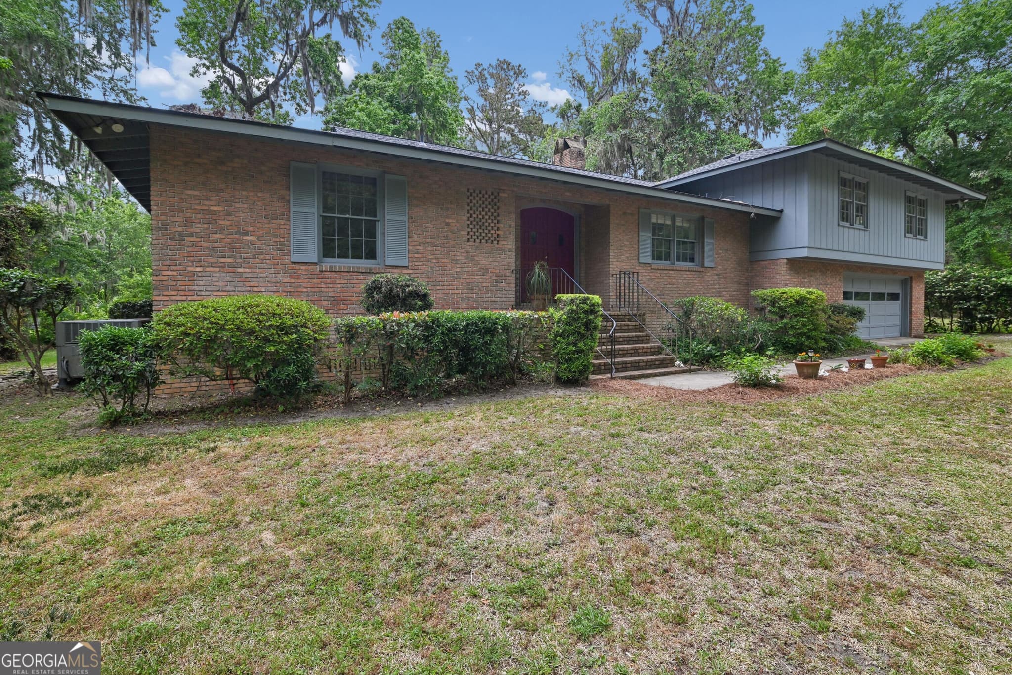 4 bedroom, 2.5 bathroom, 2,991 sq ft single family residence for sale at 180 Saint Clair Drive, St. Simons, GA 31522 — photo 2