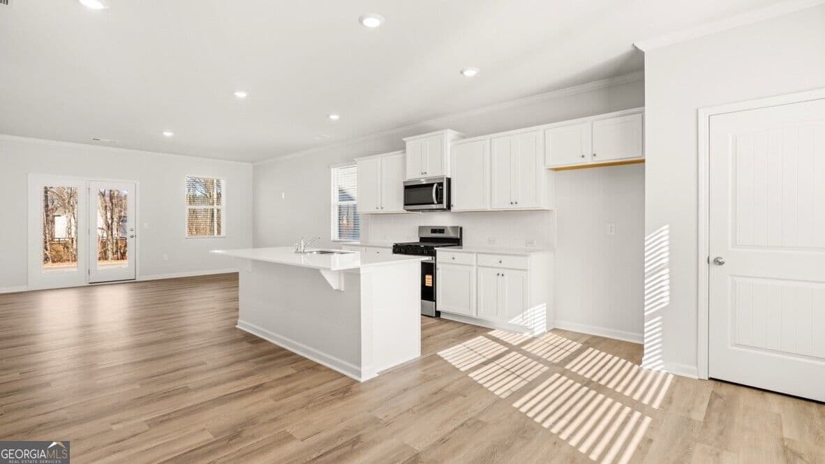 4 bedroom, 2.5 bathroom, 2,398 sq ft single family residence for sale at 90 Lambton Place, Braselton, GA 30517 — photo 7