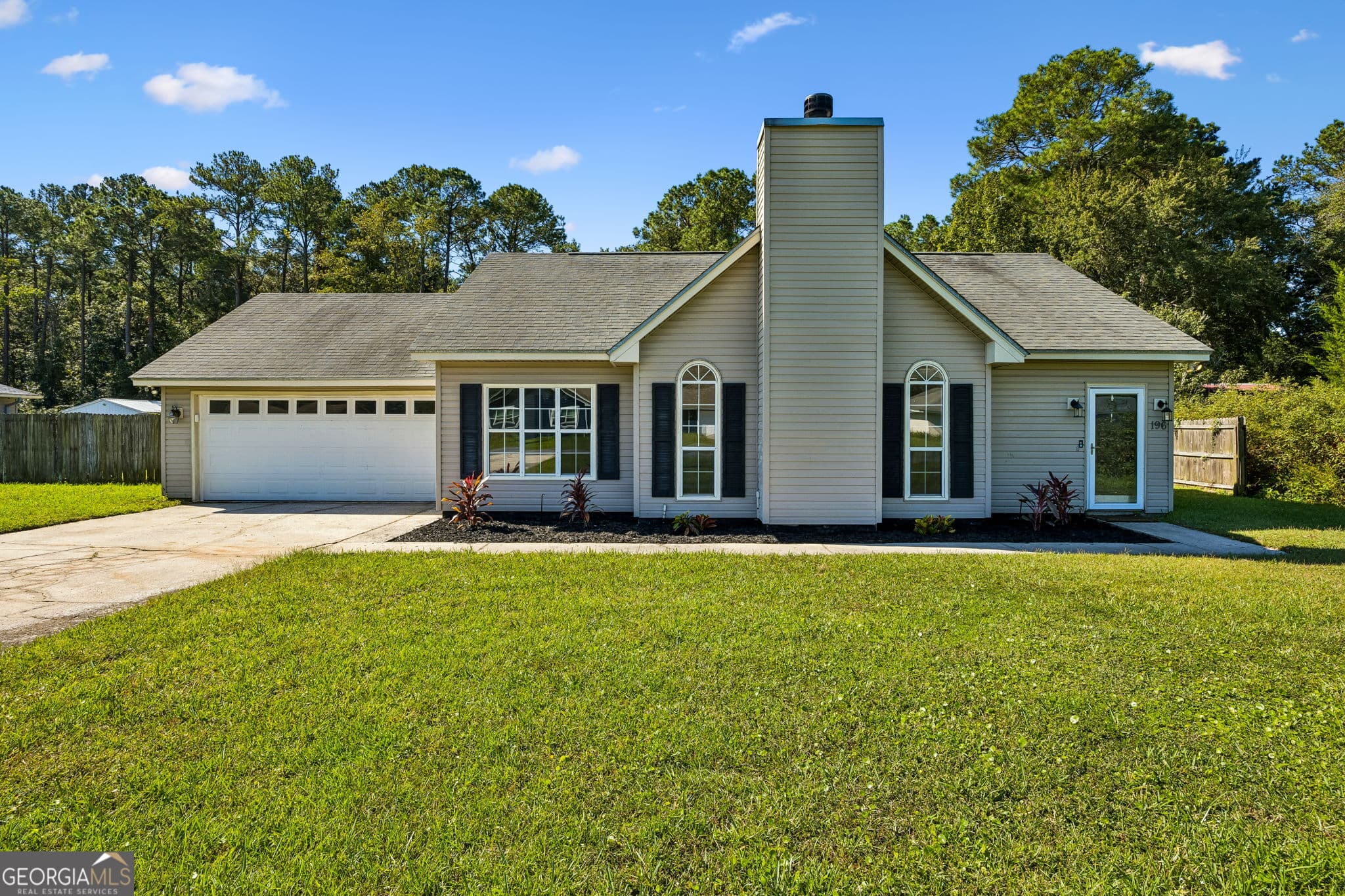 3 bedroom, 2 bathroom, 1,212 sq ft single family residence for sale at 196 Wood Duck Drive, Woodbine, GA 31569