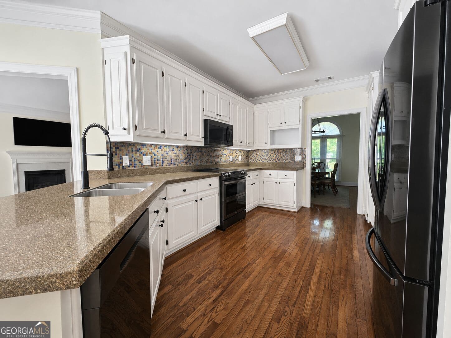3 bedroom, 3 bathroom, 4,450 sq ft single family residence for sale at 381 Hickory Ridge Road, Jackson, GA 30233 — photo 6