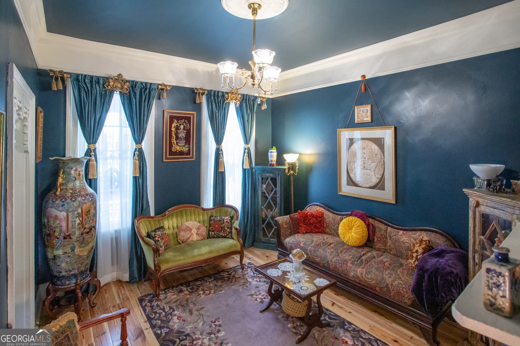 3 bedroom, 2.5 bathroom single family residence for sale at 528 E Jones Street, Savannah, GA 31401 — photo 9