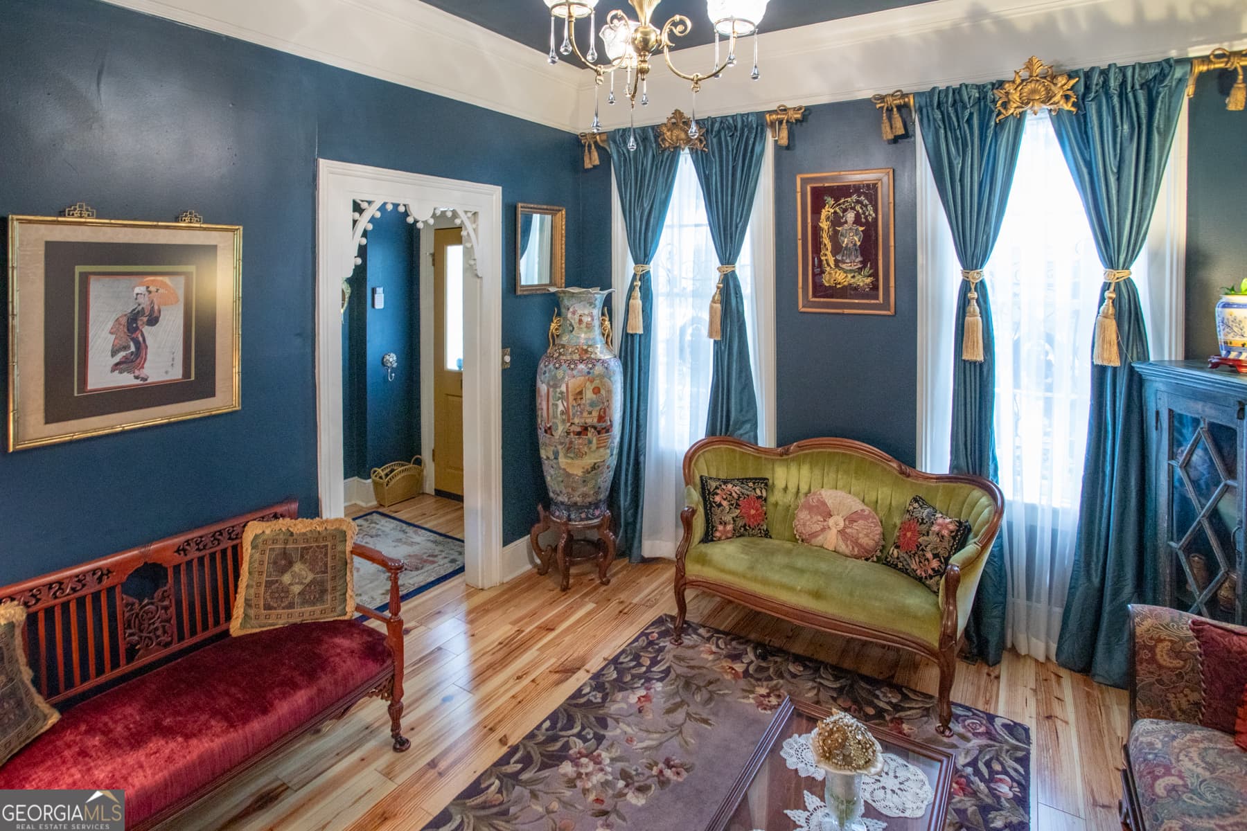 3 bedroom, 2.5 bathroom single family residence for sale at 528 E Jones Street, Savannah, GA 31401 — photo 10