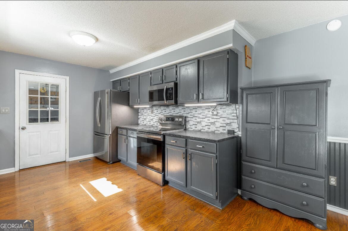 3 bedroom, 2 bathroom, 2,010 sq ft single family residence under contract at 621 Lee Drive, Ringgold, GA 30736 — photo 3