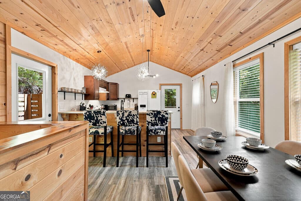 2 bedroom, 2 bathroom, 1,200 sq ft cabin,single family residence for sale at 861 Little Rock Creek Road, Cherry Log, GA 30522 — photo 7