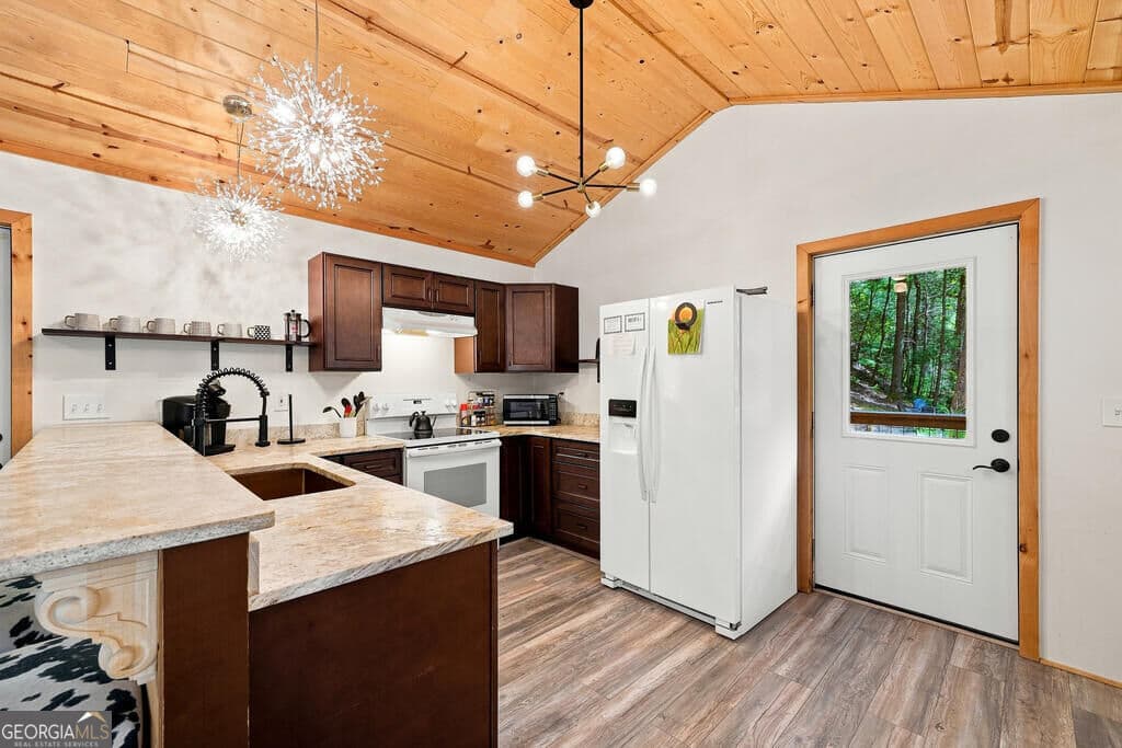 2 bedroom, 2 bathroom, 1,200 sq ft cabin,single family residence for sale at 861 Little Rock Creek Road, Cherry Log, GA 30522 — photo 9