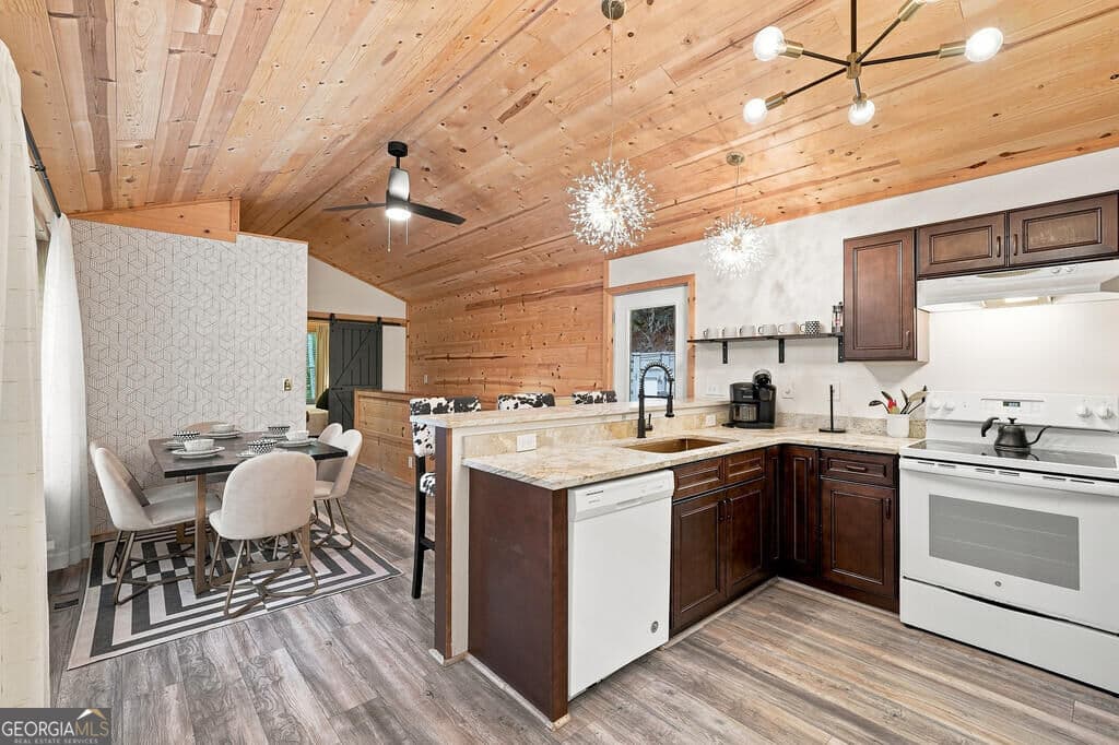 2 bedroom, 2 bathroom, 1,200 sq ft cabin,single family residence for sale at 861 Little Rock Creek Road, Cherry Log, GA 30522 — photo 10