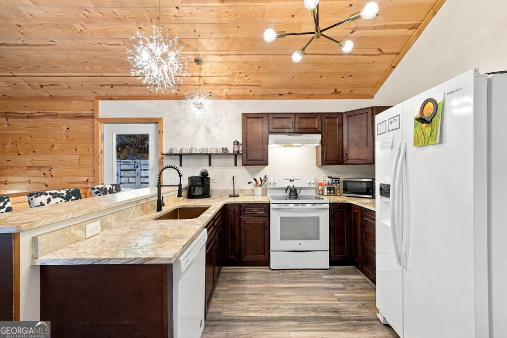 2 bedroom, 2 bathroom, 1,200 sq ft cabin,single family residence for sale at 861 Little Rock Creek Road, Cherry Log, GA 30522 — photo 8
