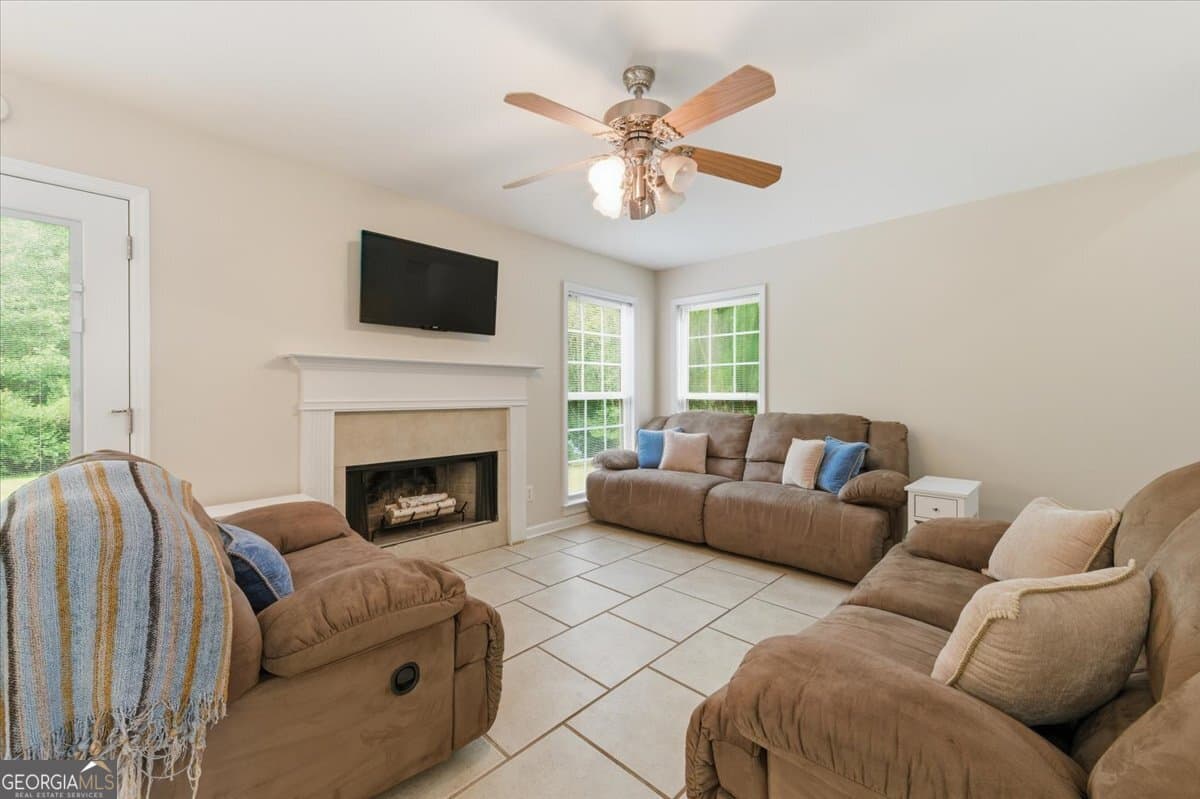 4 bedroom, 2.5 bathroom, 2 sq ft single family residence for sale at 1422 Pelican Lane, Townsend, GA 31331 — photo 7