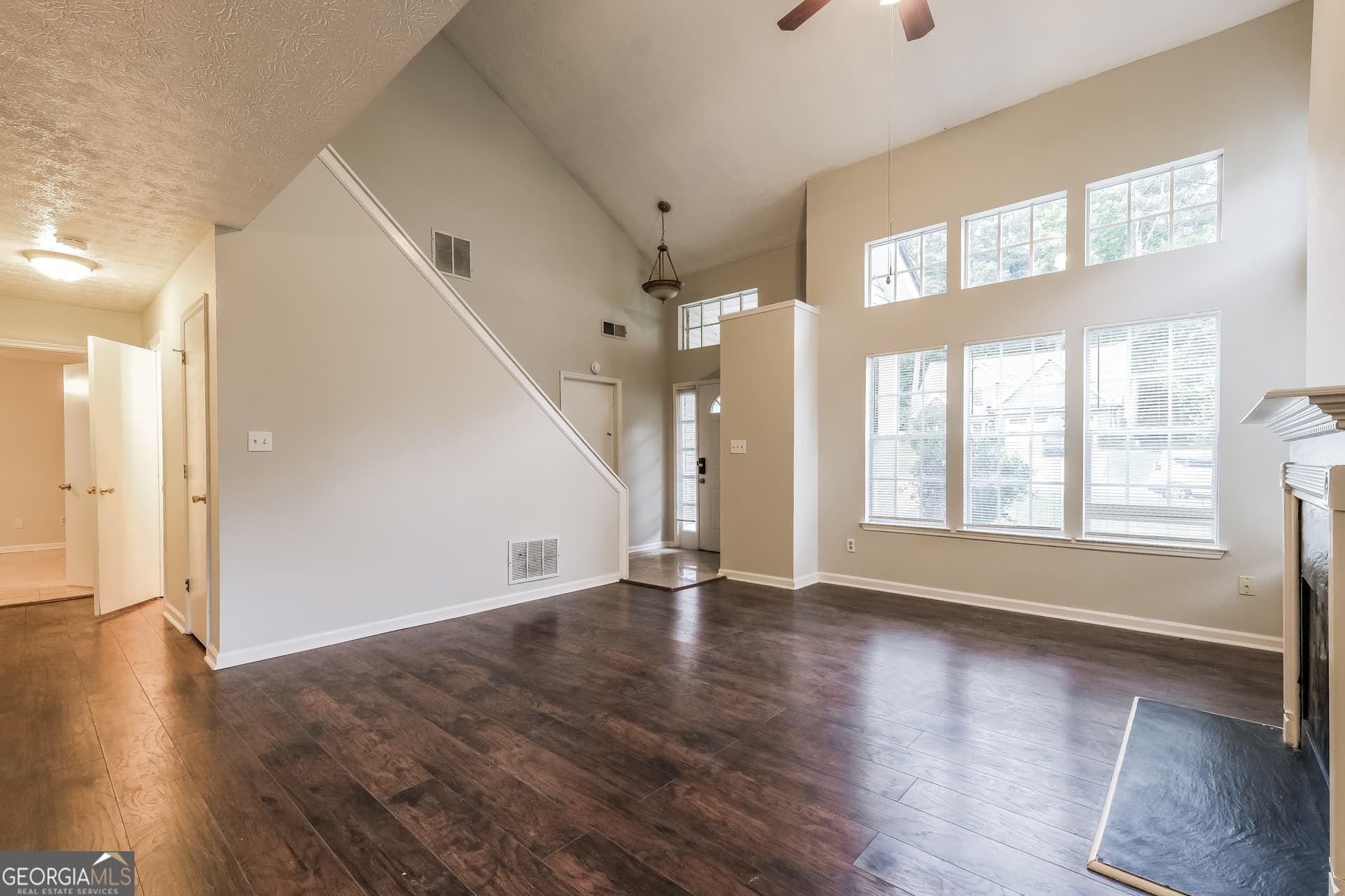 3 bedroom, 2.5 bathroom, 1,626 sq ft single family residence for sale at 1701 Ivy Glenn Road, Decatur, GA 30032 — photo 3