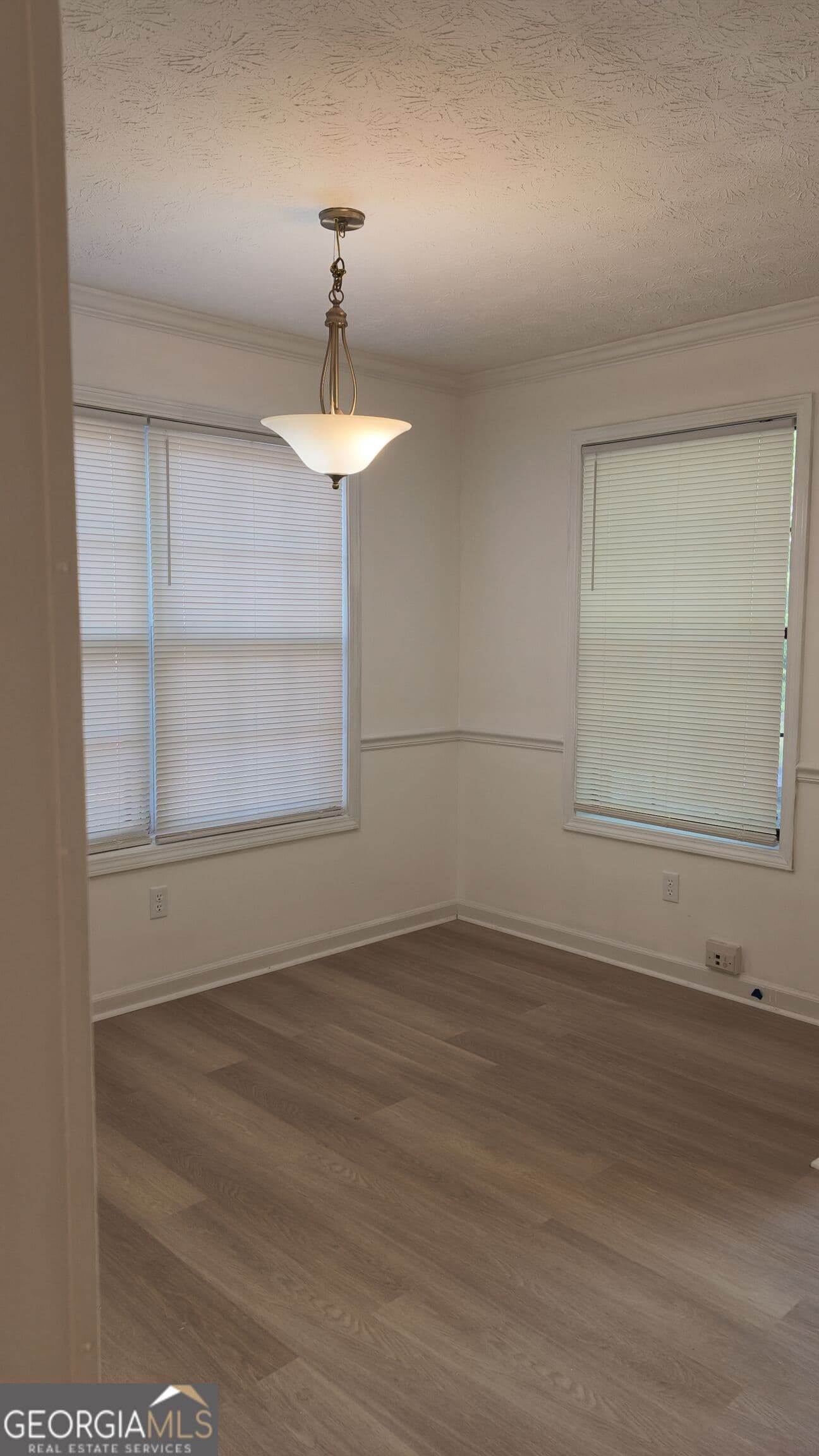 2 bedroom, 2.5 bathroom, 1,184 sq ft townhouse for sale at 5475 Park Place, Atlanta, GA 30349 — photo 2