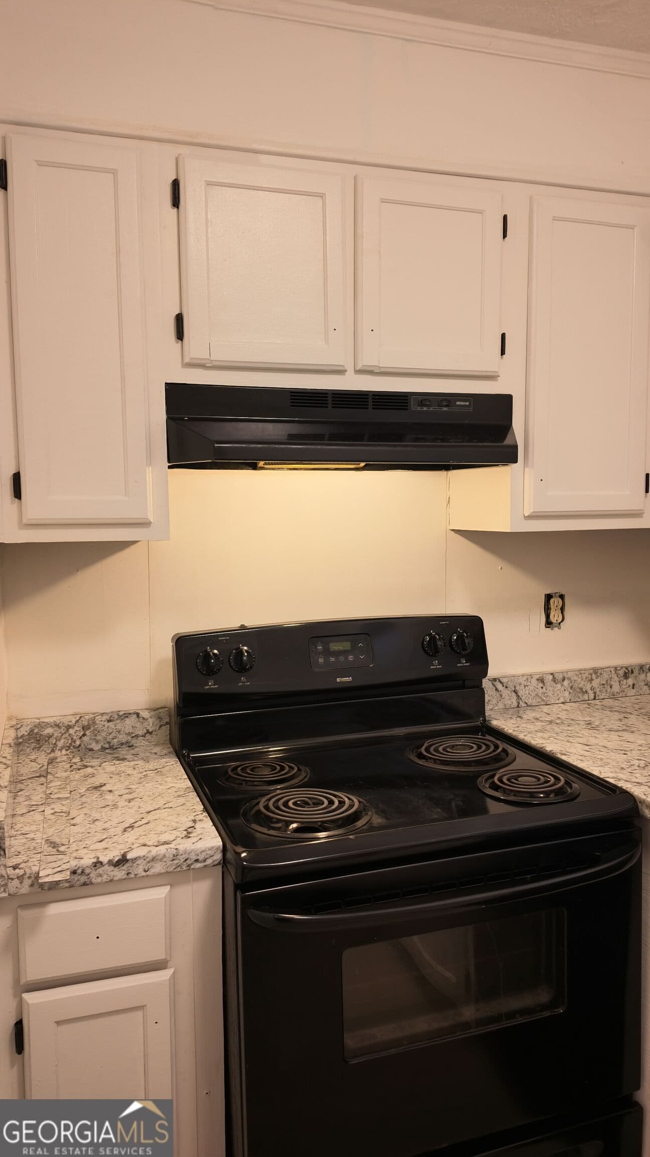 2 bedroom, 2.5 bathroom, 1,184 sq ft townhouse for sale at 5475 Park Place, Atlanta, GA 30349 — photo 6