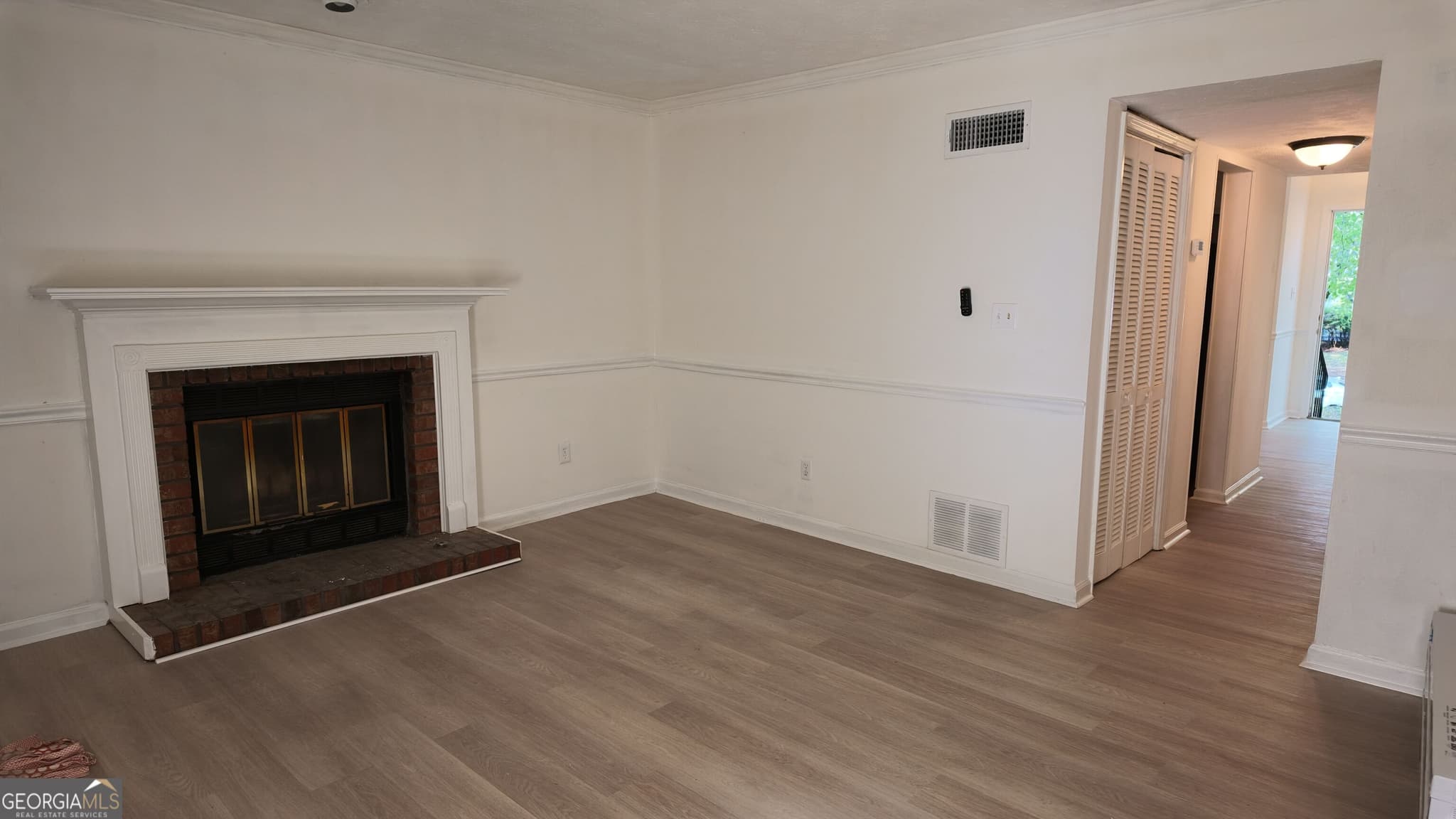 2 bedroom, 2.5 bathroom, 1,184 sq ft townhouse for sale at 5475 Park Place, Atlanta, GA 30349 — photo 7