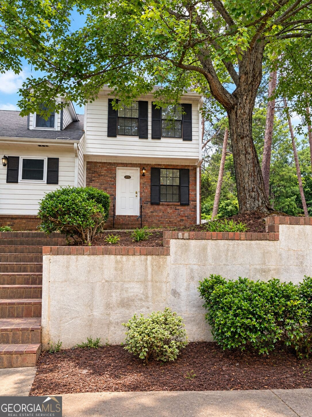 2 bedroom, 2.5 bathroom, 1,184 sq ft townhouse for sale at 5475 Park Place, Atlanta, GA 30349