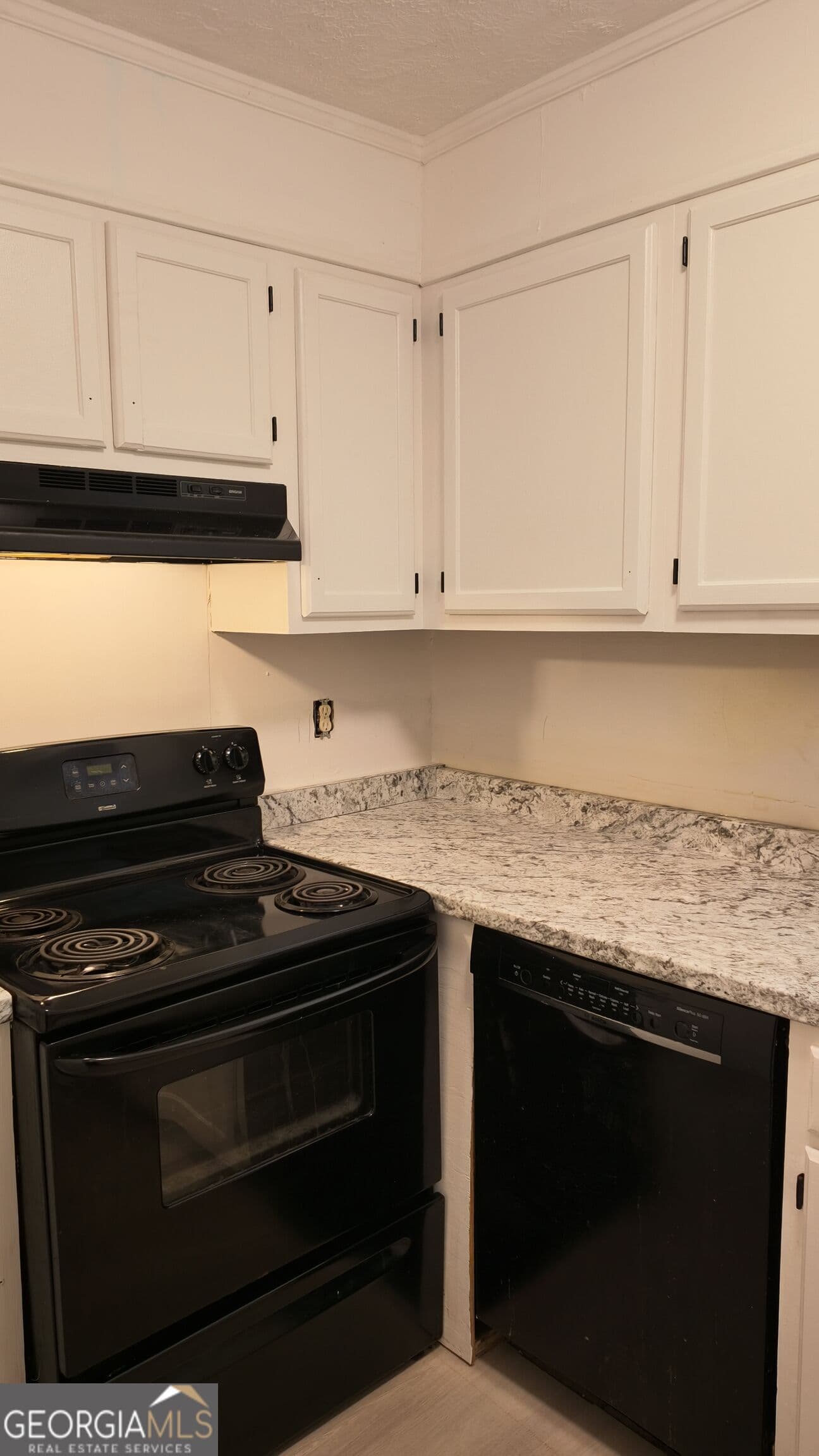 2 bedroom, 2.5 bathroom, 1,184 sq ft townhouse for sale at 5475 Park Place, Atlanta, GA 30349 — photo 4