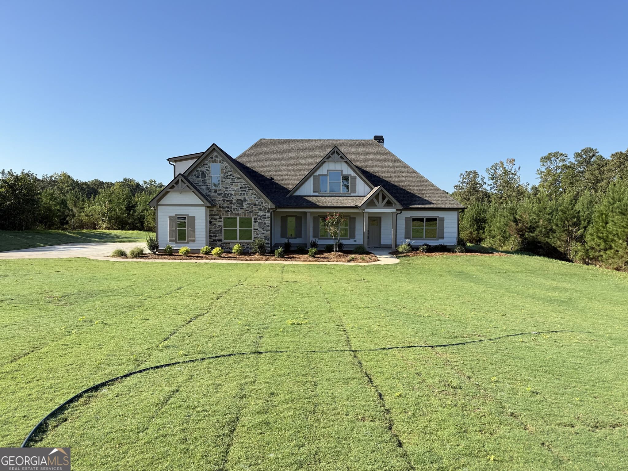 4 bedroom, 3.5 bathroom, 3,017 sq ft single family residence under contract at 823 Hopewell Road, Forsyth, GA 31029