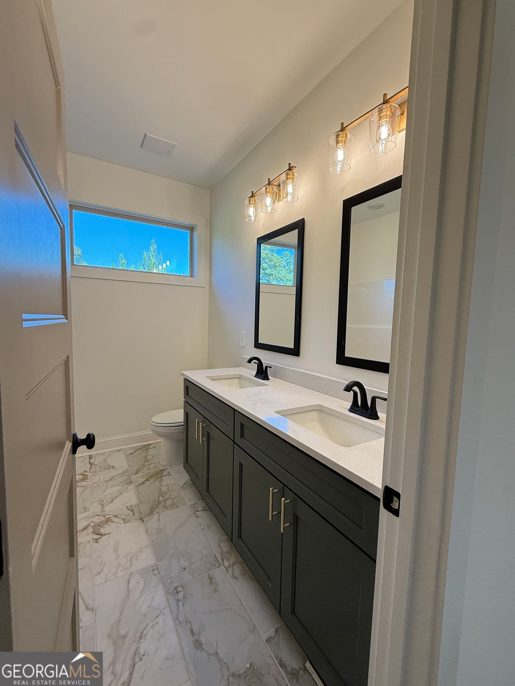 4 bedroom, 3.5 bathroom, 3,017 sq ft single family residence under contract at 823 Hopewell Road, Forsyth, GA 31029 — photo 10