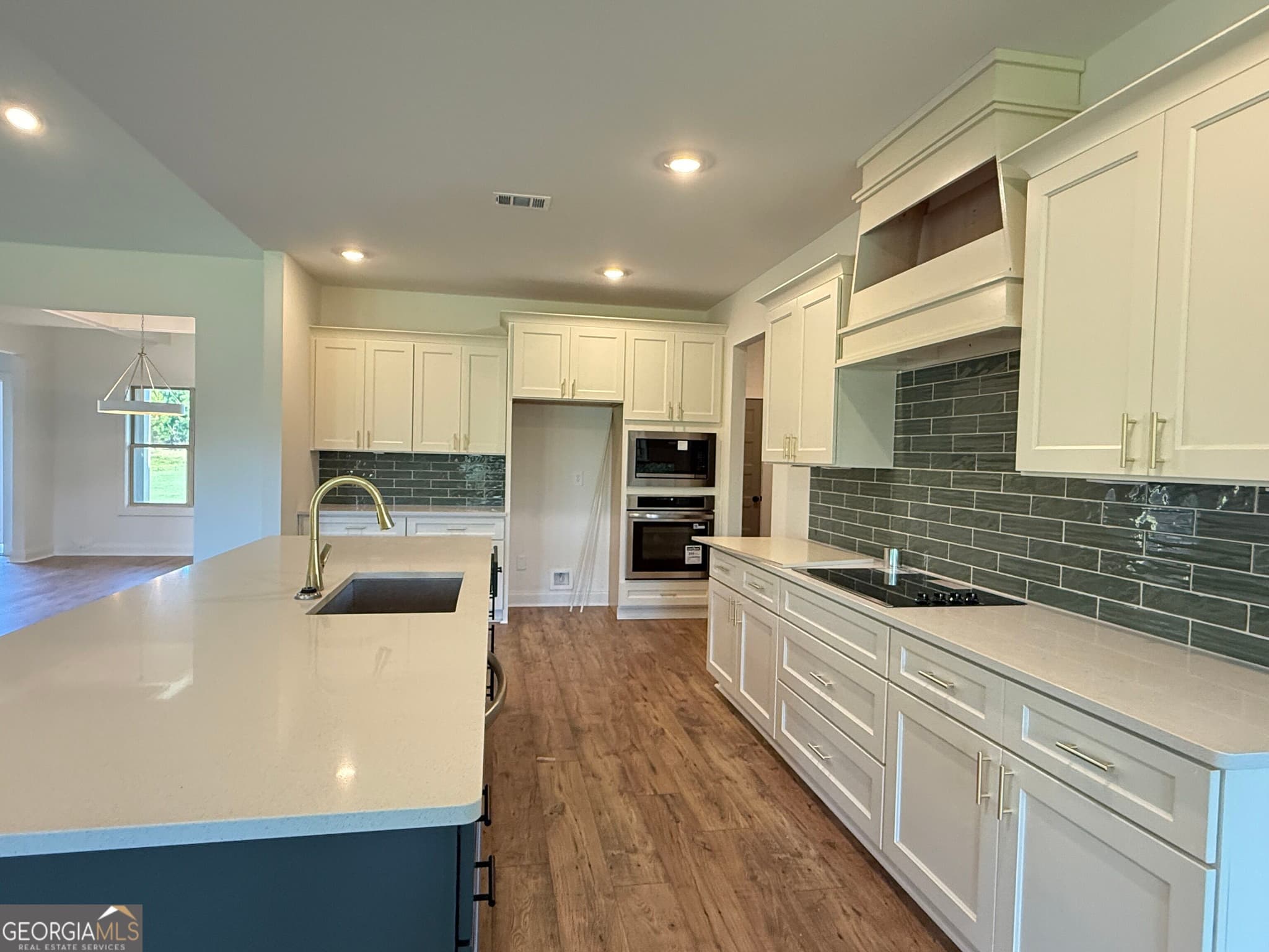 4 bedroom, 3.5 bathroom, 3,017 sq ft single family residence under contract at 823 Hopewell Road, Forsyth, GA 31029 — photo 4